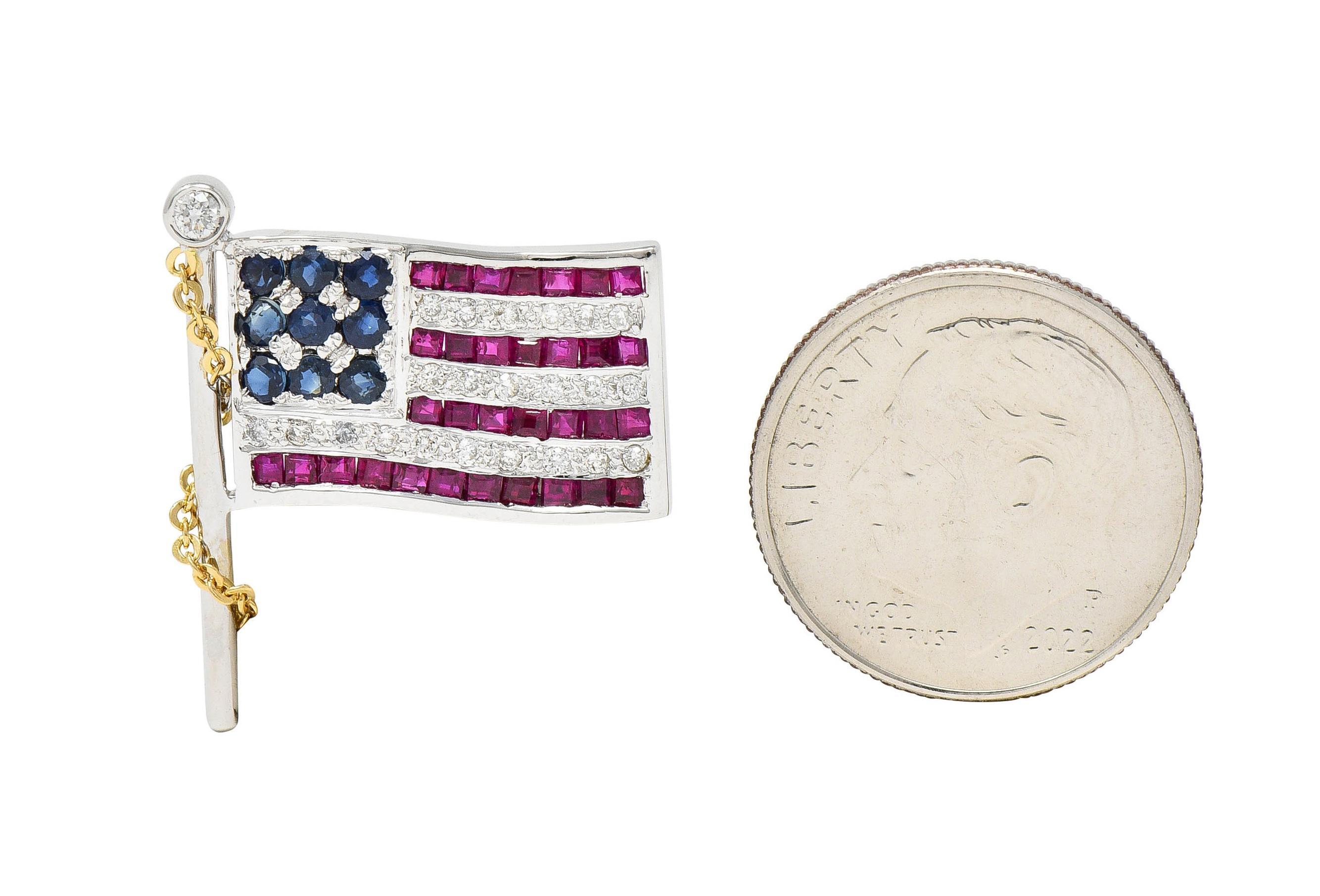 Broche pendentif drapeau américain en or 14 carats avec saphir, rubis et diamants de 1,25 carat poids total Unisexe en vente