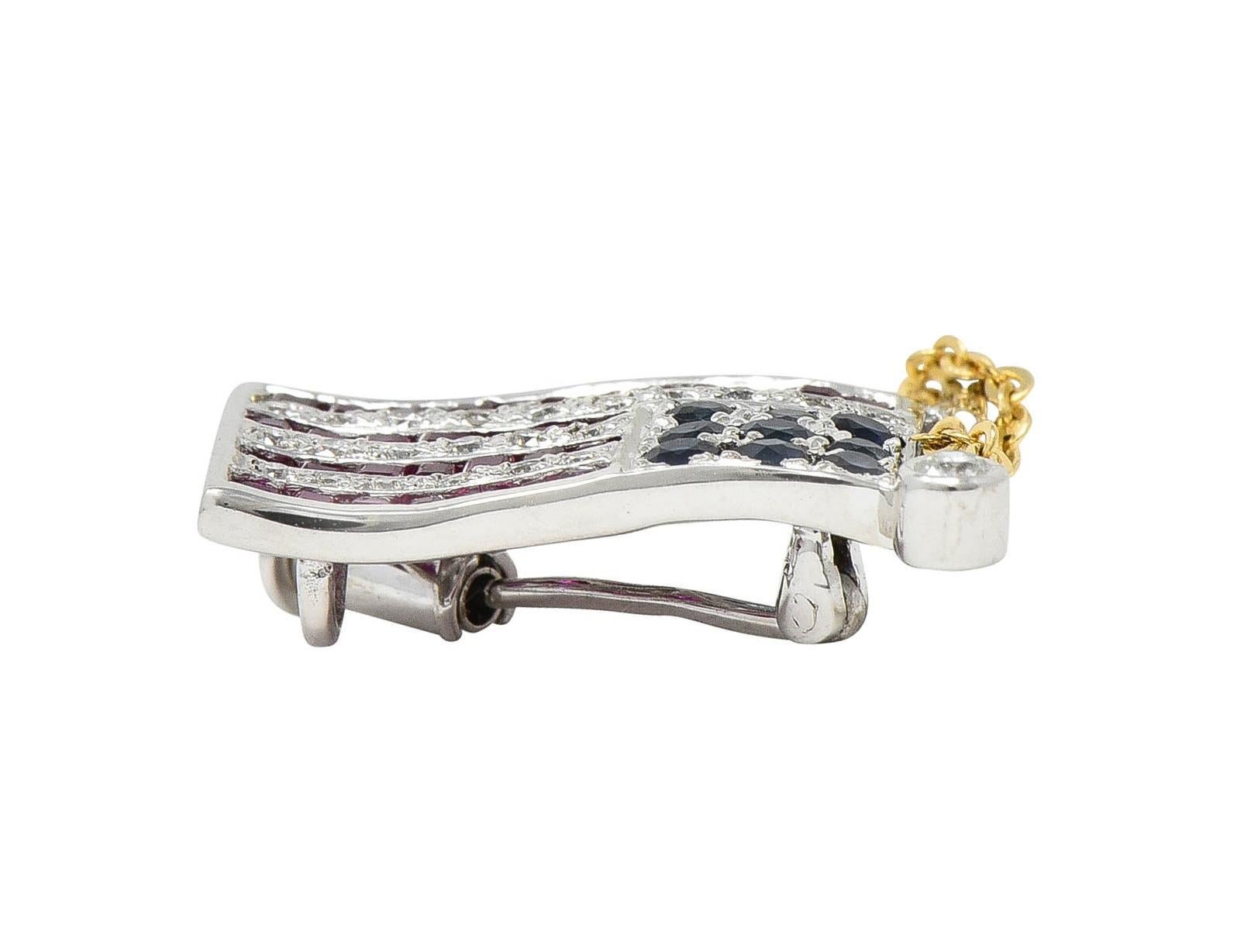 Broche pendentif drapeau américain en or 14 carats avec saphir, rubis et diamants de 1,25 carat poids total en vente 3