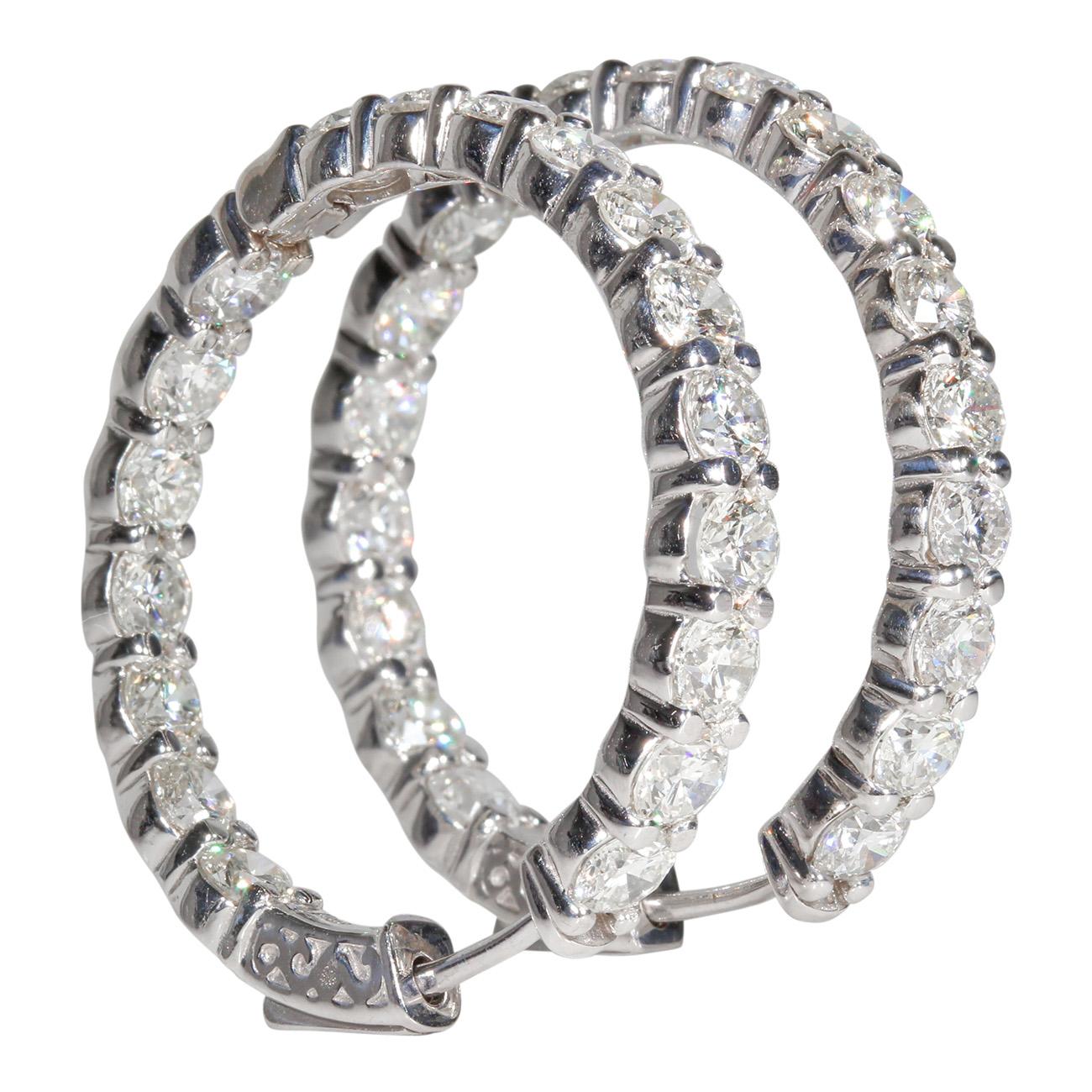 Inside Out Hoops mit runden Diamanten.  D6.88ct.t.w. (Rundschliff)
