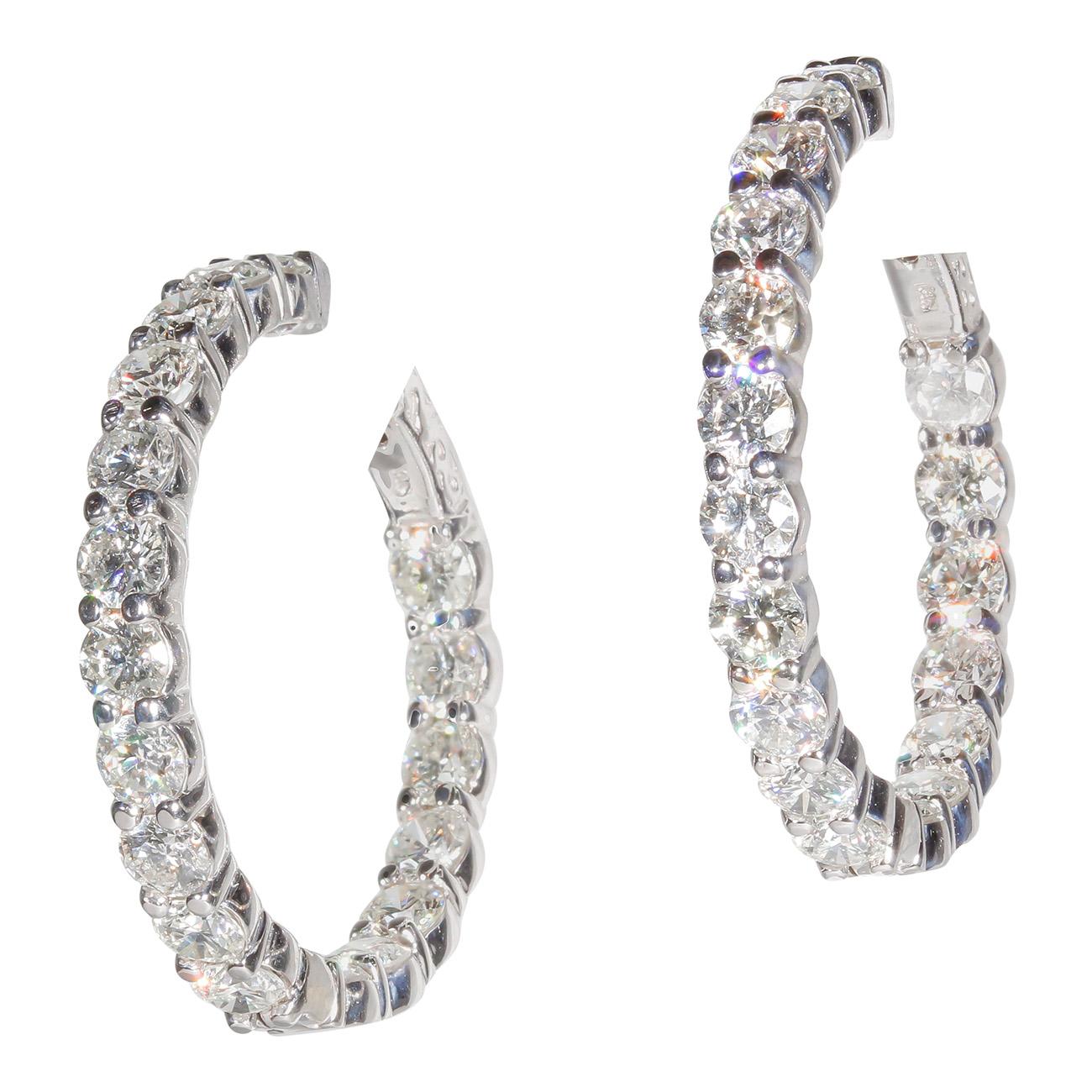 Inside Out Hoops mit runden Diamanten.  D6.88ct.t.w. im Zustand „Neu“ in Los Angeles, CA