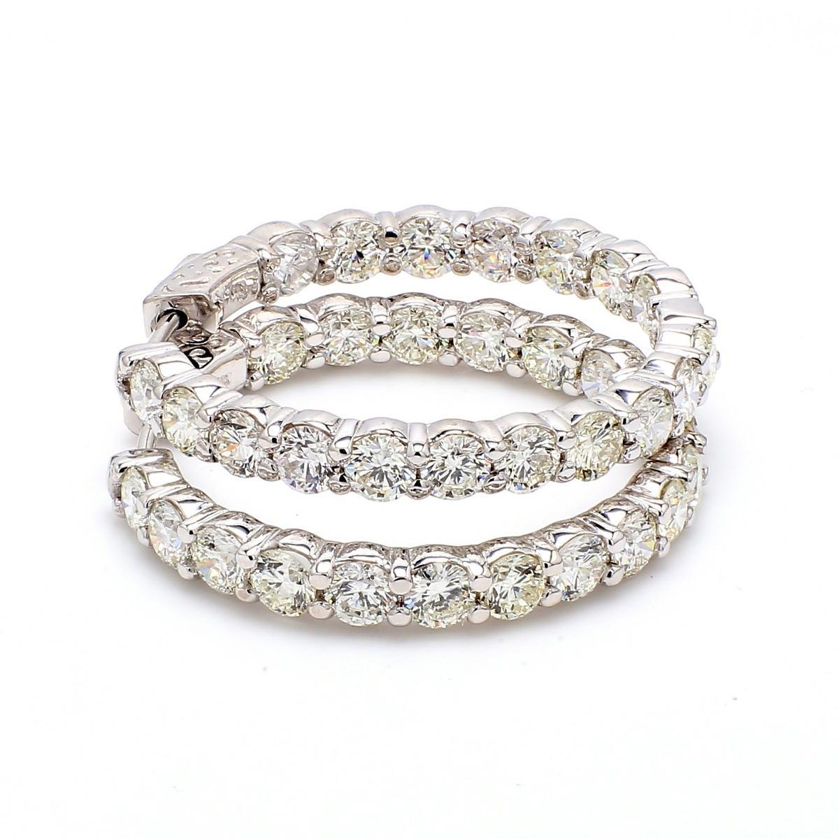 Inside Out Hoops mit runden Diamanten.  D6.88ct.t.w. 1