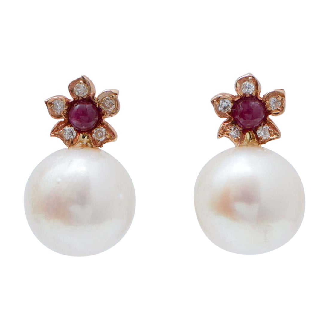 Orecchini da 12.5 mm con perle, rubini, diamanti e oro rosa.