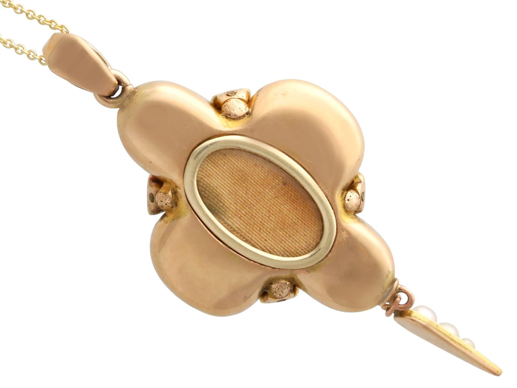 Women's or Men's 12.50 Carat Amethyst and Natural Pearl, 14k Yellow Gold Pendant Circa 1860 For Sale