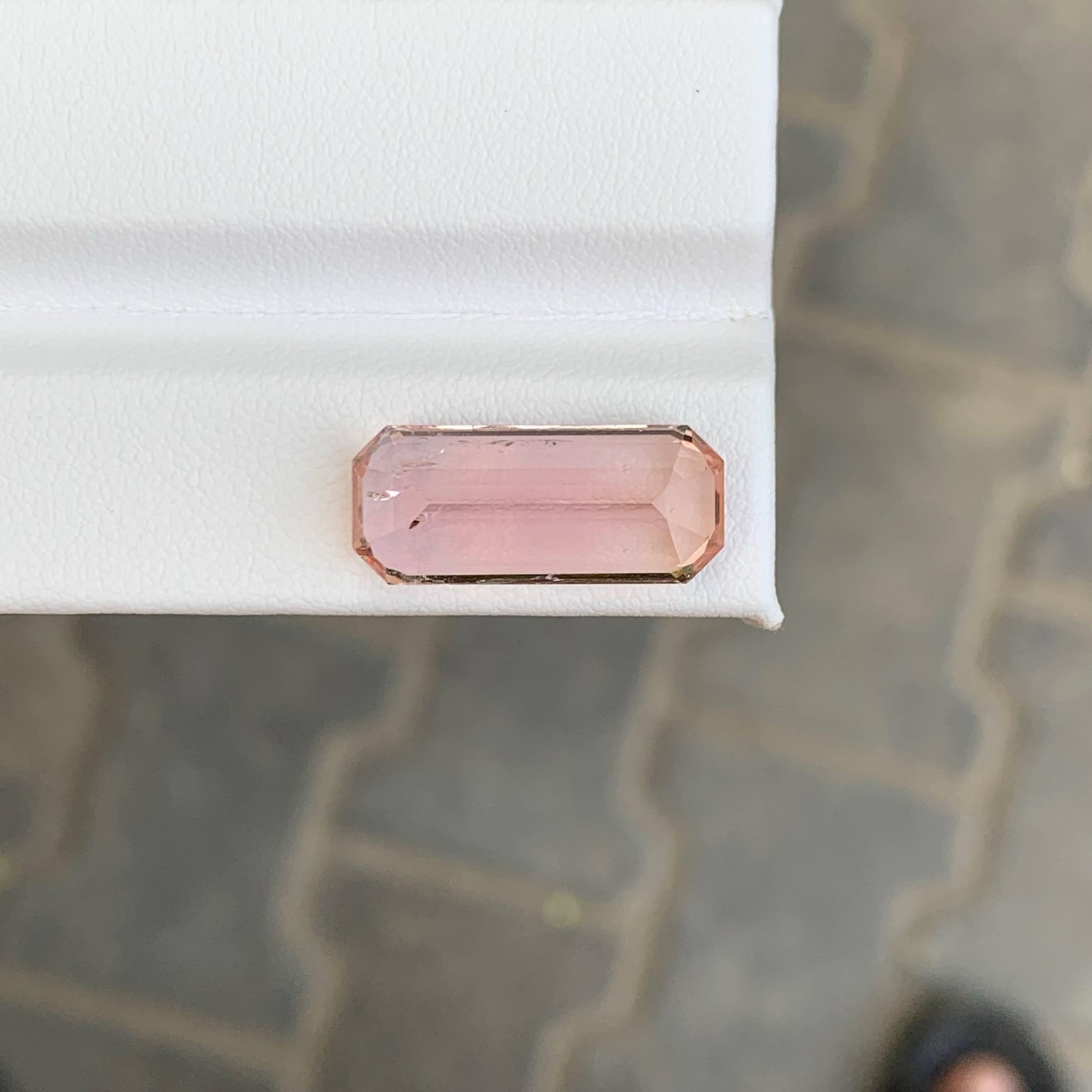 12,50 Karat Natürlicher Loser Rosa Imperial Topas Smaragdschliff Pakistanischer Edelstein im Zustand „Neu“ im Angebot in Bangkok, TH
