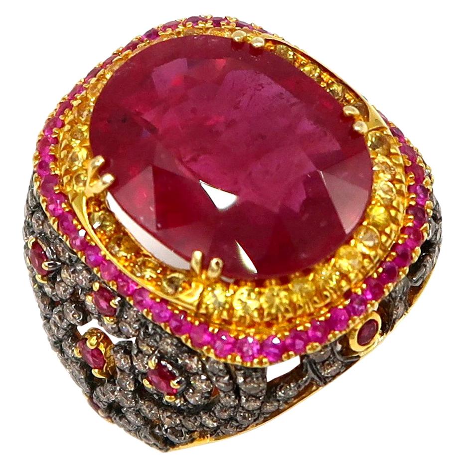 12.50 Carat Ruby Lacework Yellow Sapphire Champagne Diamond Yellow 18K Gold Ring For Sale