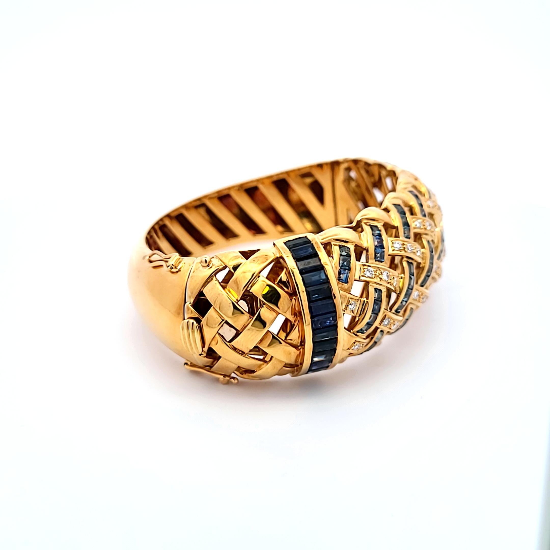 Zafiro de 12,50 quilates Diamante de 1,00 quilates Pulsera de brazalete de oro amarillo de 18 quilates en Bueno estado para la venta en New York, NY