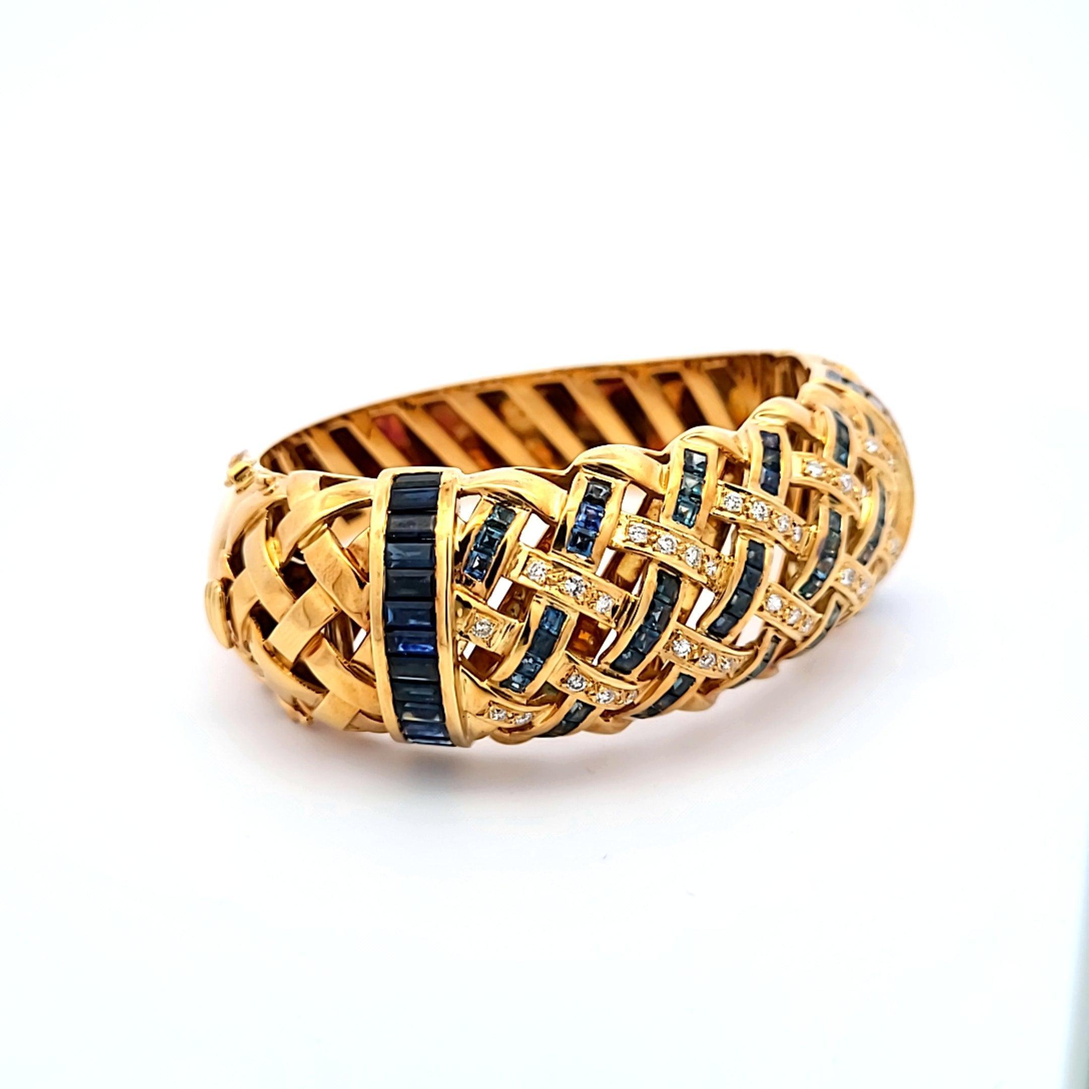 Zafiro de 12,50 quilates Diamante de 1,00 quilates Pulsera de brazalete de oro amarillo de 18 quilates en venta 1