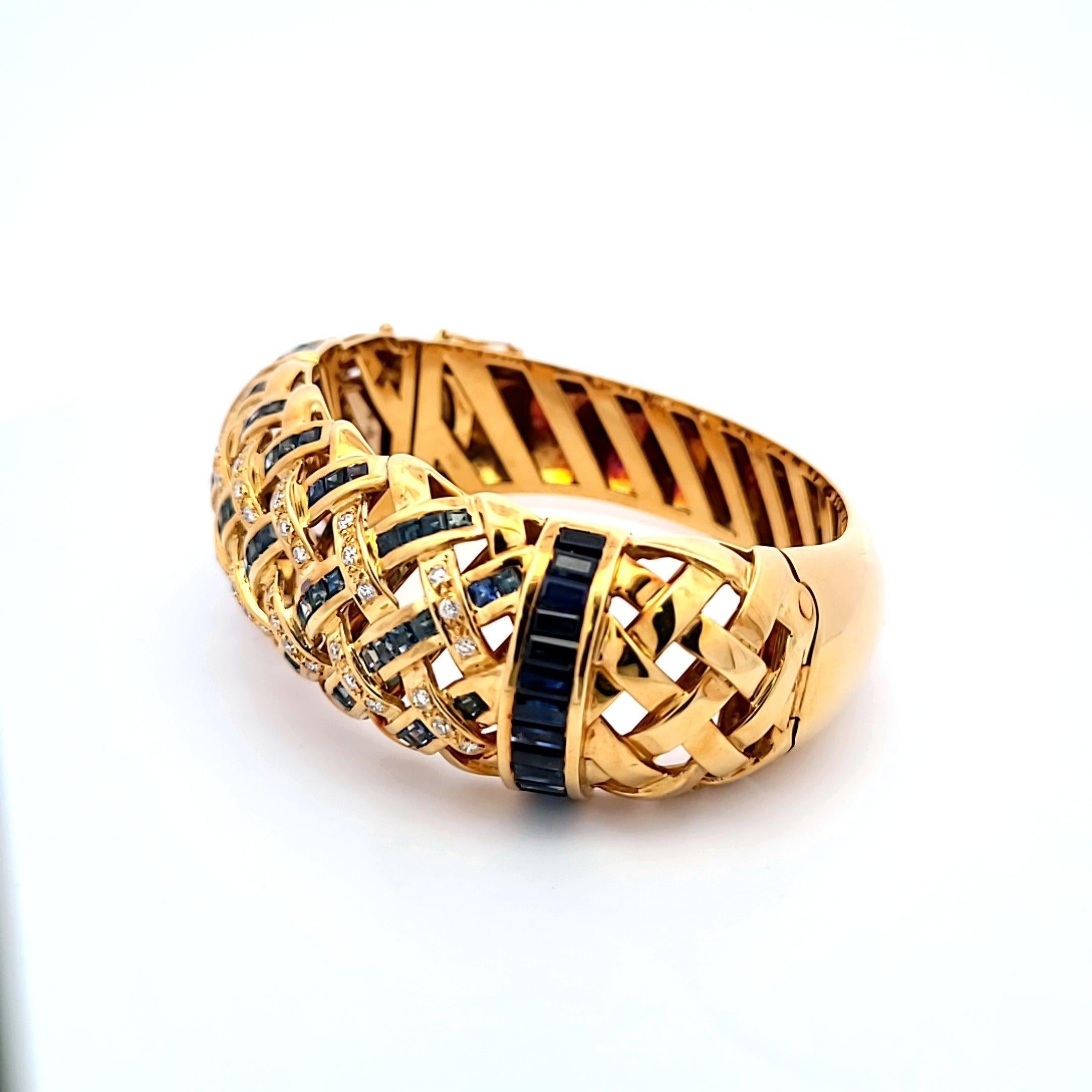 Zafiro de 12,50 quilates Diamante de 1,00 quilates Pulsera de brazalete de oro amarillo de 18 quilates en venta 3