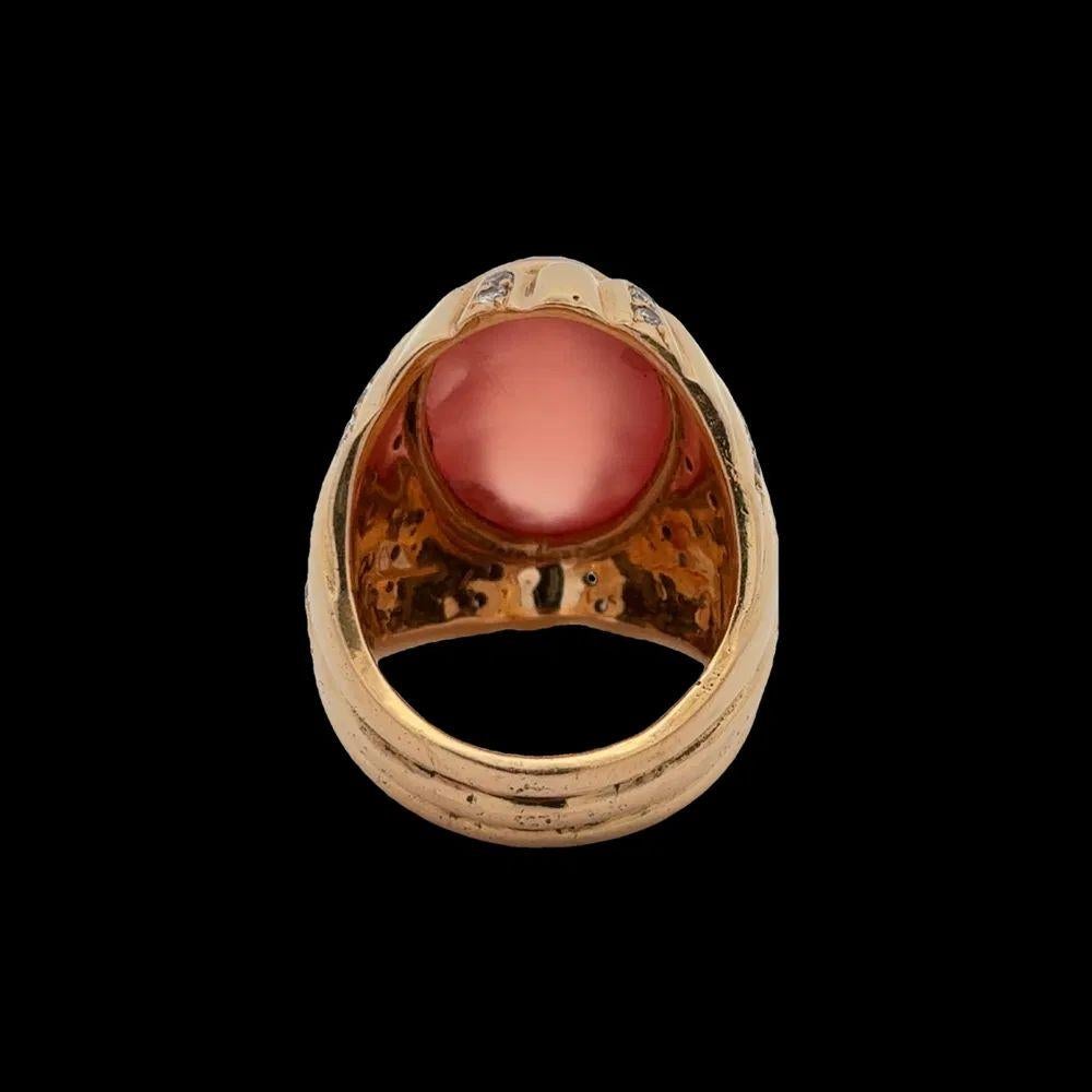 Bague Bombay vintage en or, rhodochrosite translucide et diamants 12,50 carats Excellent état - En vente à Montreal, QC