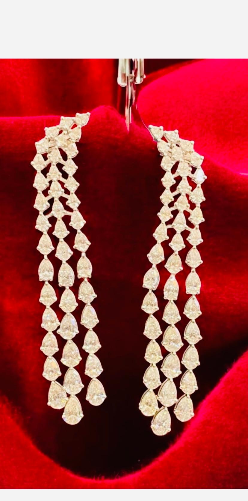 IGI 12.50 Carats Pear Shape Diamonds 18K Gold Earrings In New Condition For Sale In Massafra, IT