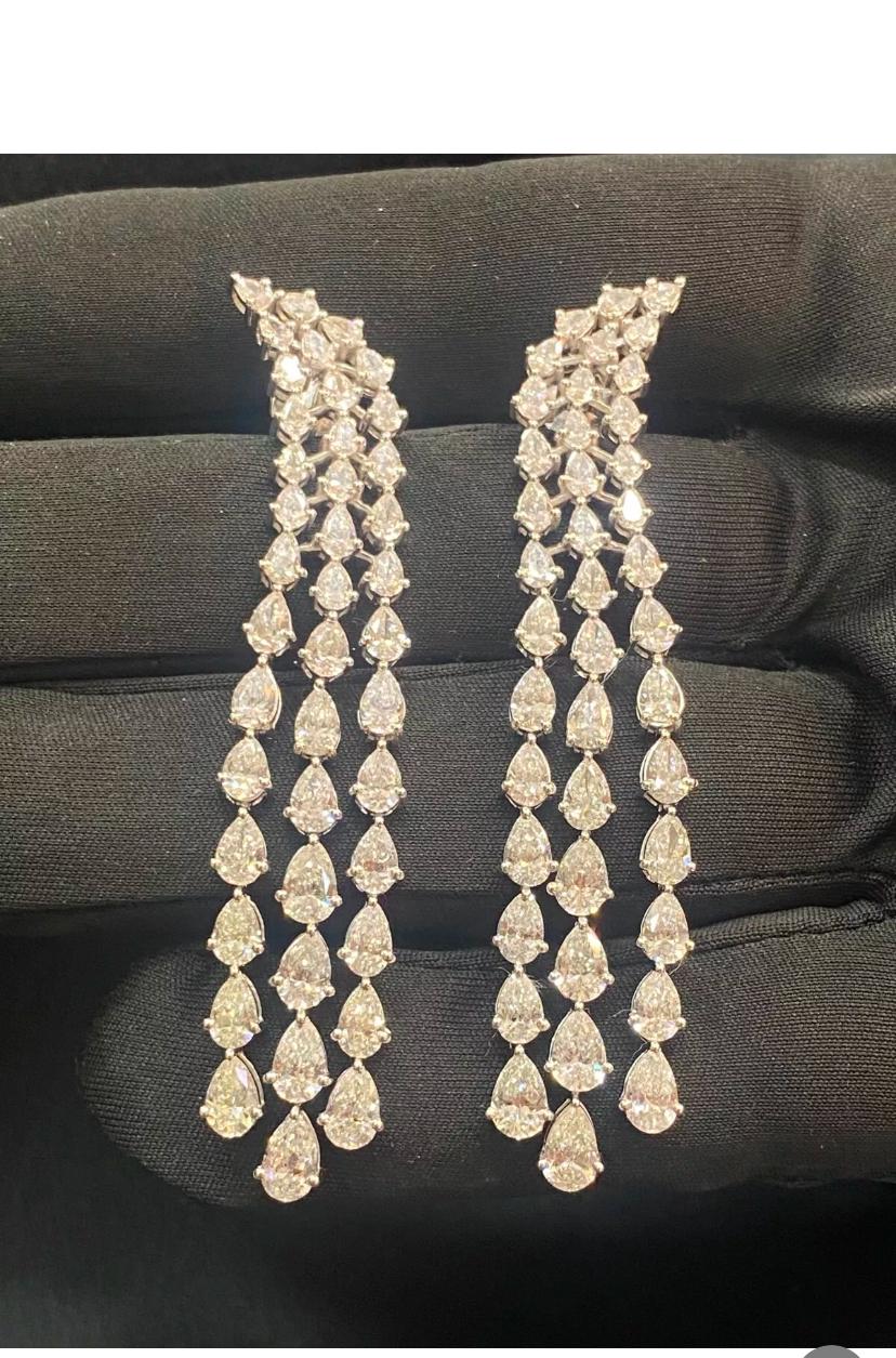 IGI 12.50 Carats Pear Shape Diamonds 18K Gold Earrings For Sale 1