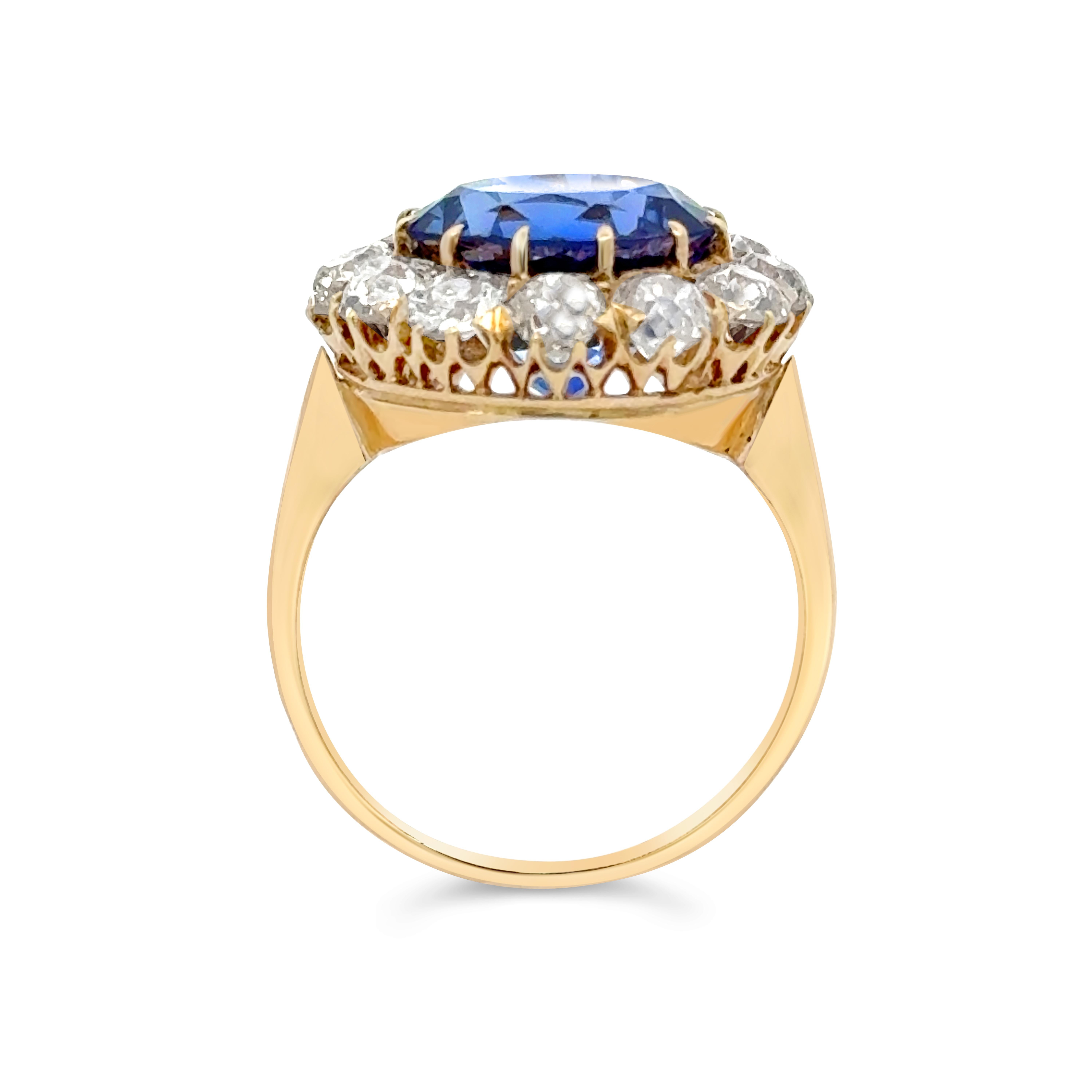 Women's 12.50 Carats Total Round Cut Sapphire & Diamond Antique Ring in Yellow Gold For Sale