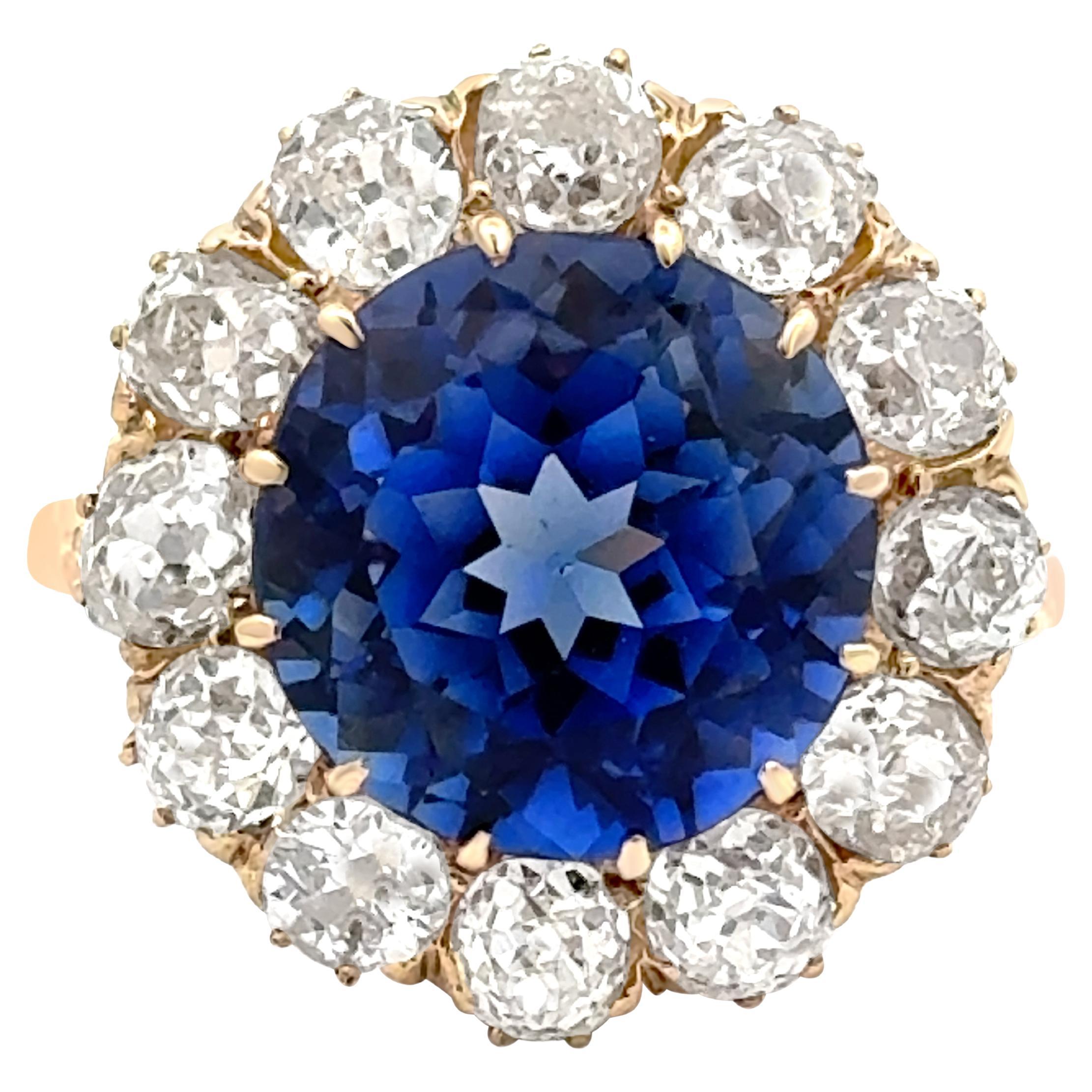 12.50 Carats Total Round Cut Sapphire & Diamond Antique Ring in Yellow Gold For Sale