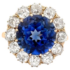 12.50 Carats Total Round Cut Sapphire & Diamond Antique Ring in Yellow Gold (Bague ancienne en or jaune avec saphir et diamant)