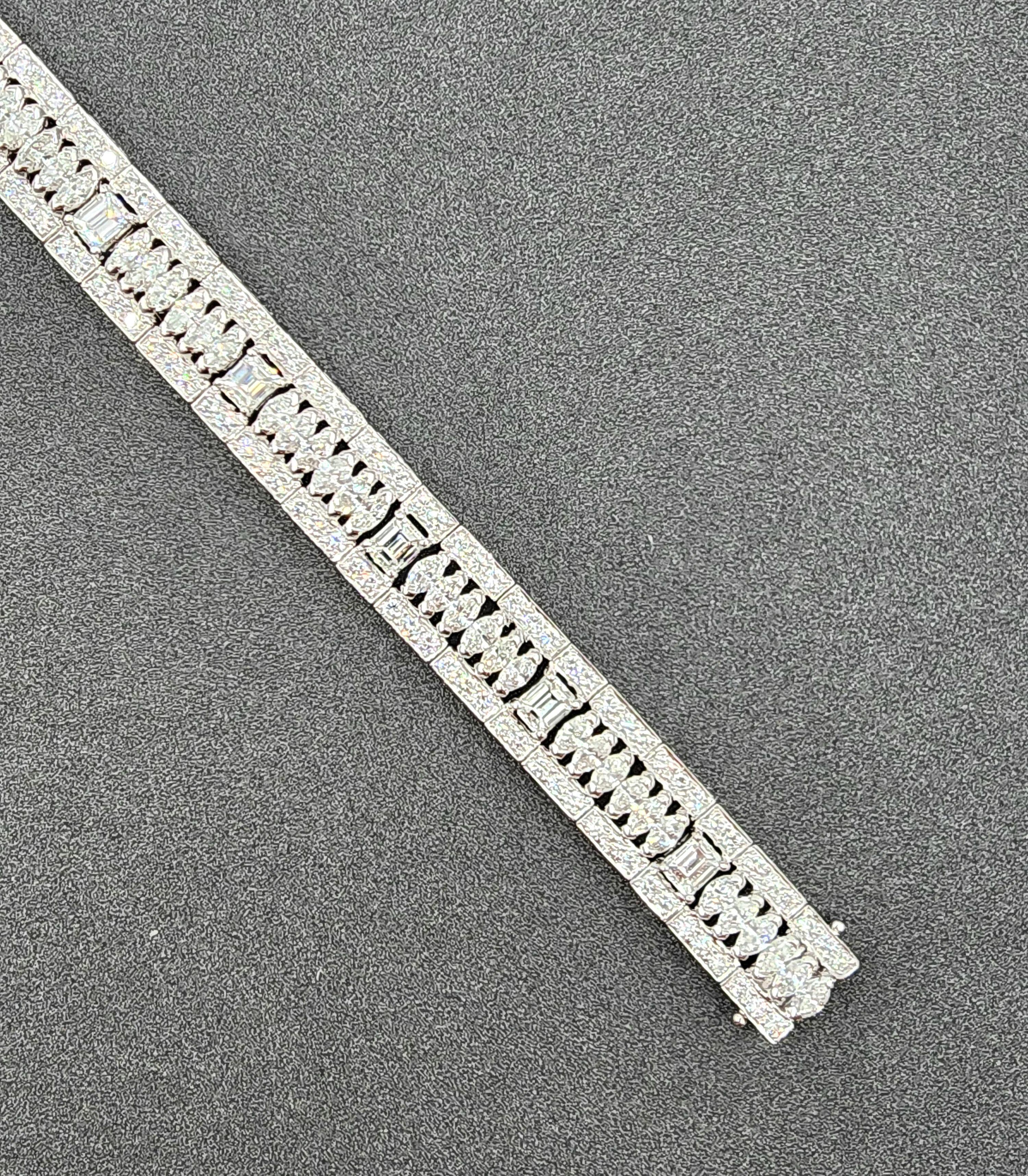 12.50 ct Diamond Antique Bracelet In Excellent Condition For Sale In Chicago, IL