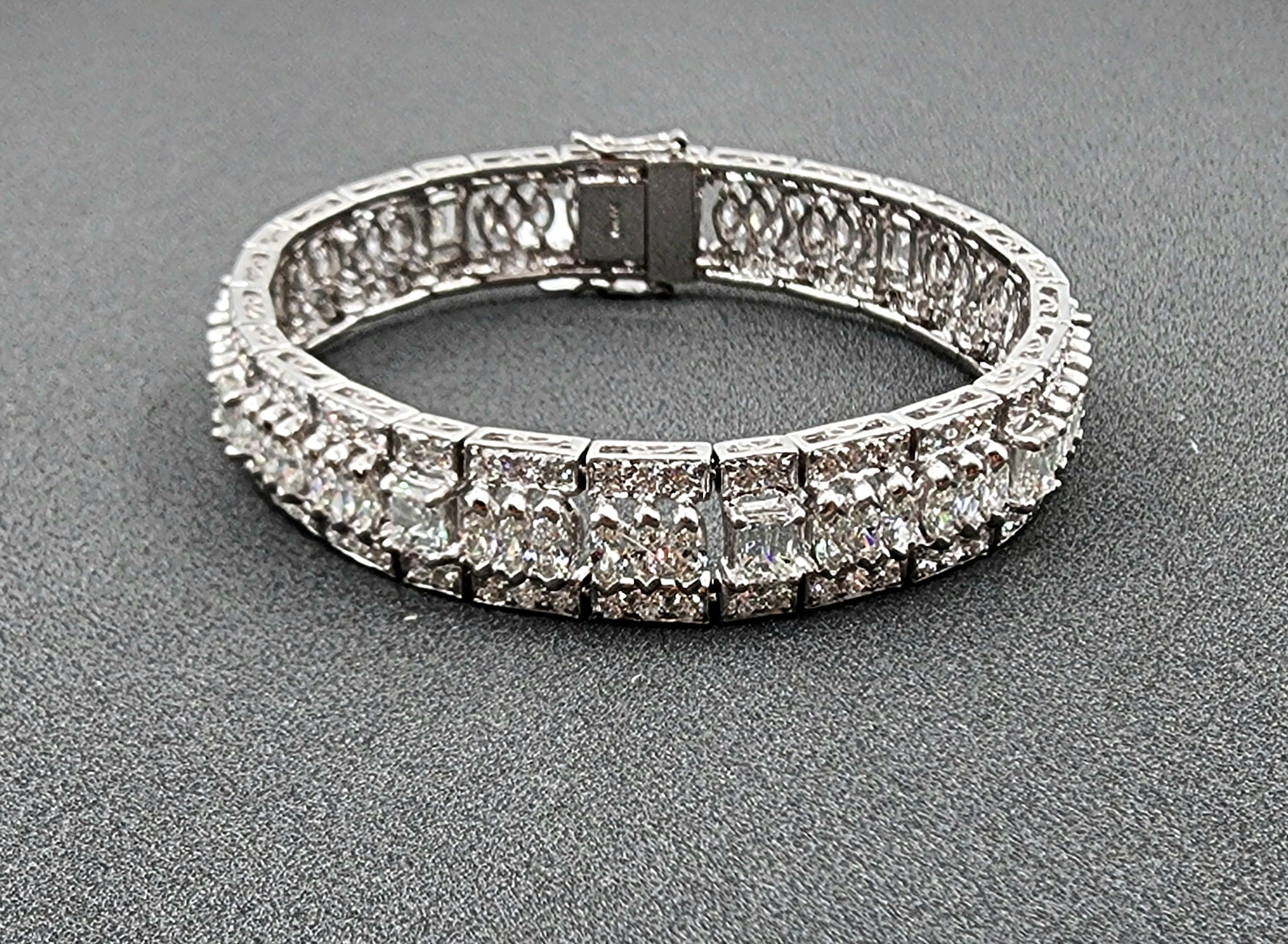 12,50 ct Diamant-Antik-Armband im Angebot