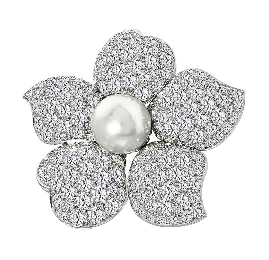 Round Cut 12.50ct Diamond Pearl Flower Pin For Sale