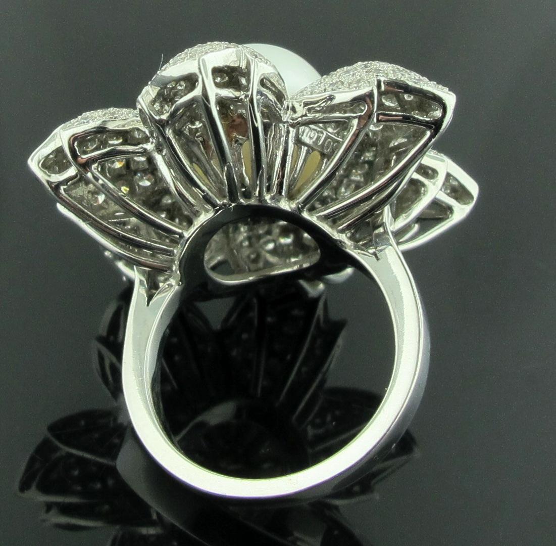 White South Sea Pearl and Diamond Flower Ring in 18 Karat White Gold In Excellent Condition For Sale In Palm Desert, CA