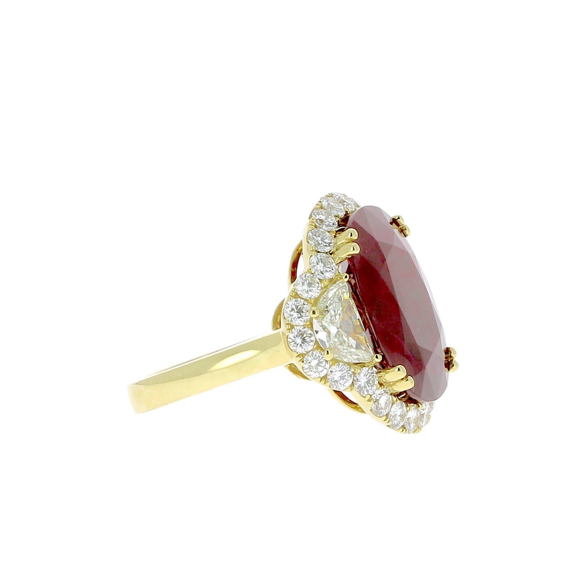 Contemporary 12.52 Carat Oval Natural Ruby Cocktail Ring Half-Moon Diamonds 18K Yellow Gold 