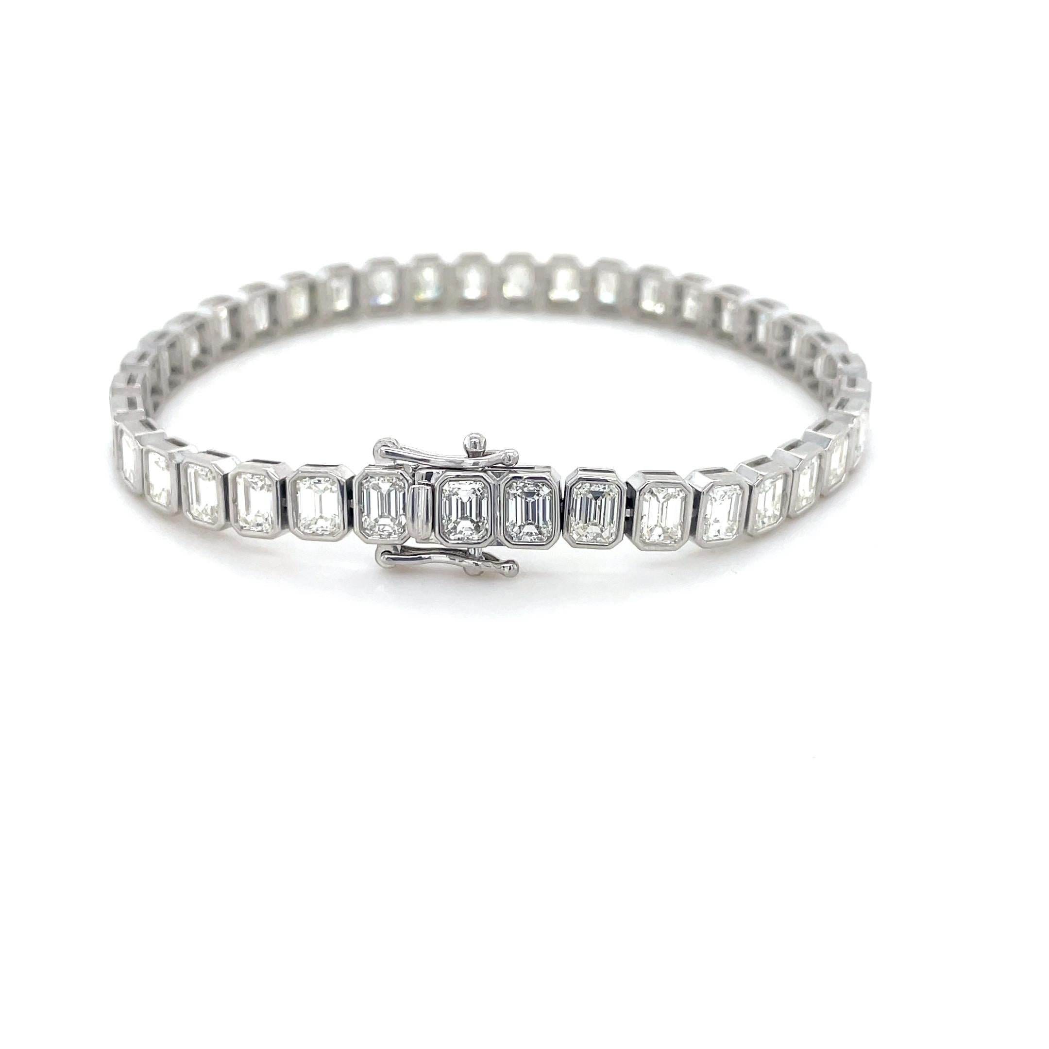 Women's or Men's 12.52 Carats Bezel Set Emerald Cut Diamond Tennis Bracelet For Sale