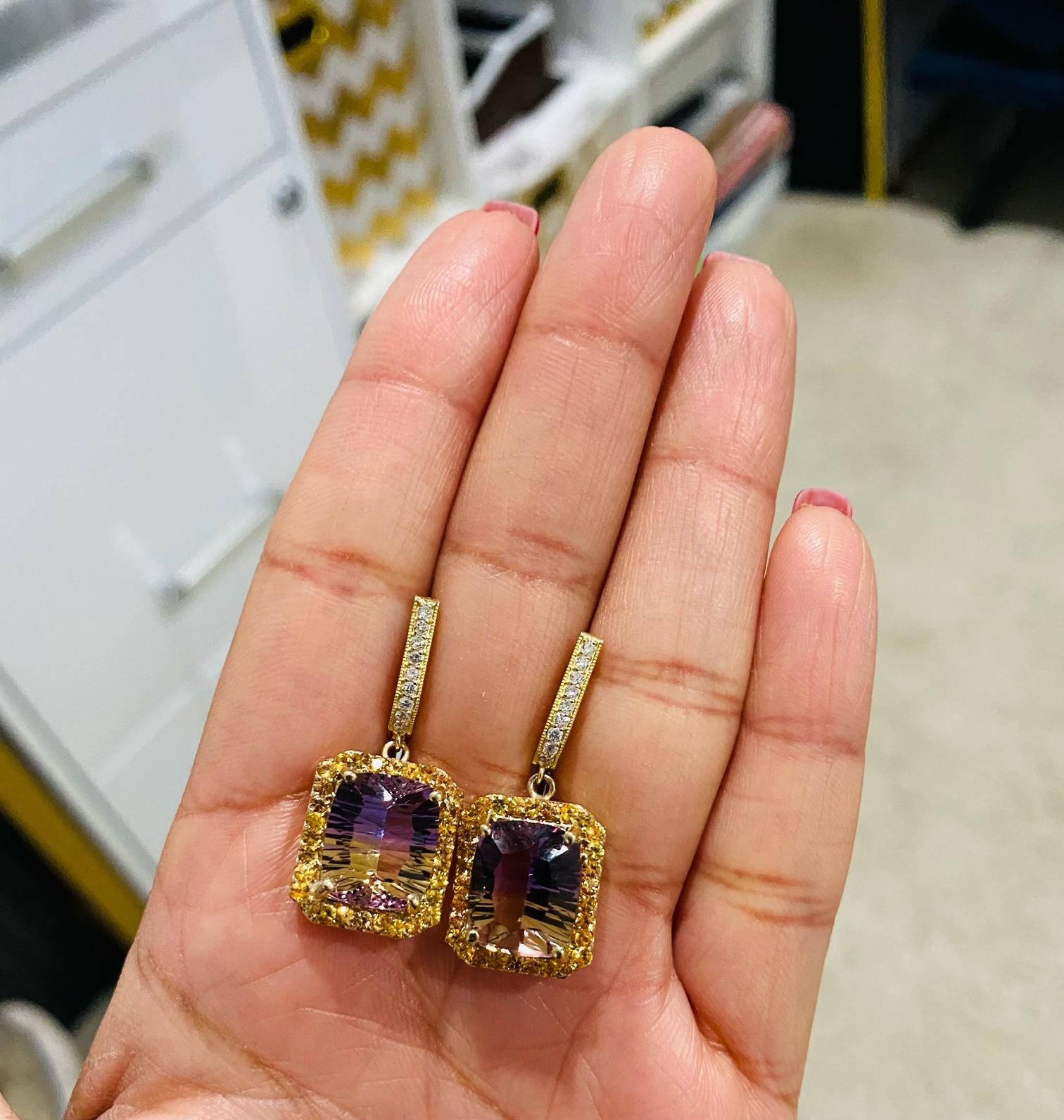 Boucles d'oreilles pendantes en or jaune 12.54 carats Amétrine Saphir Diamant Pour femmes en vente