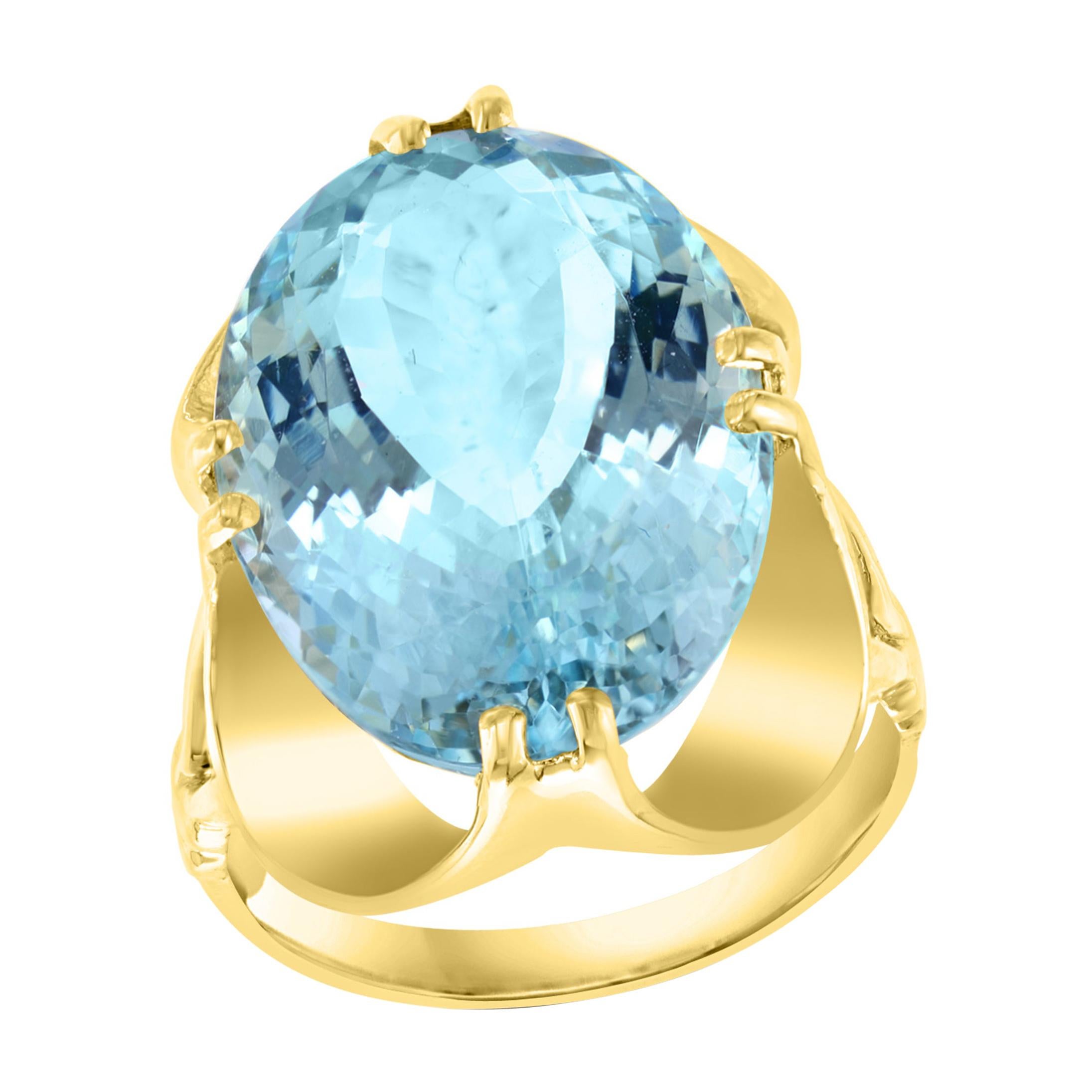 12.54 Carat Natural Oval Shape Aquamarine Cocktail Ring 14 Karat Yellow Gold