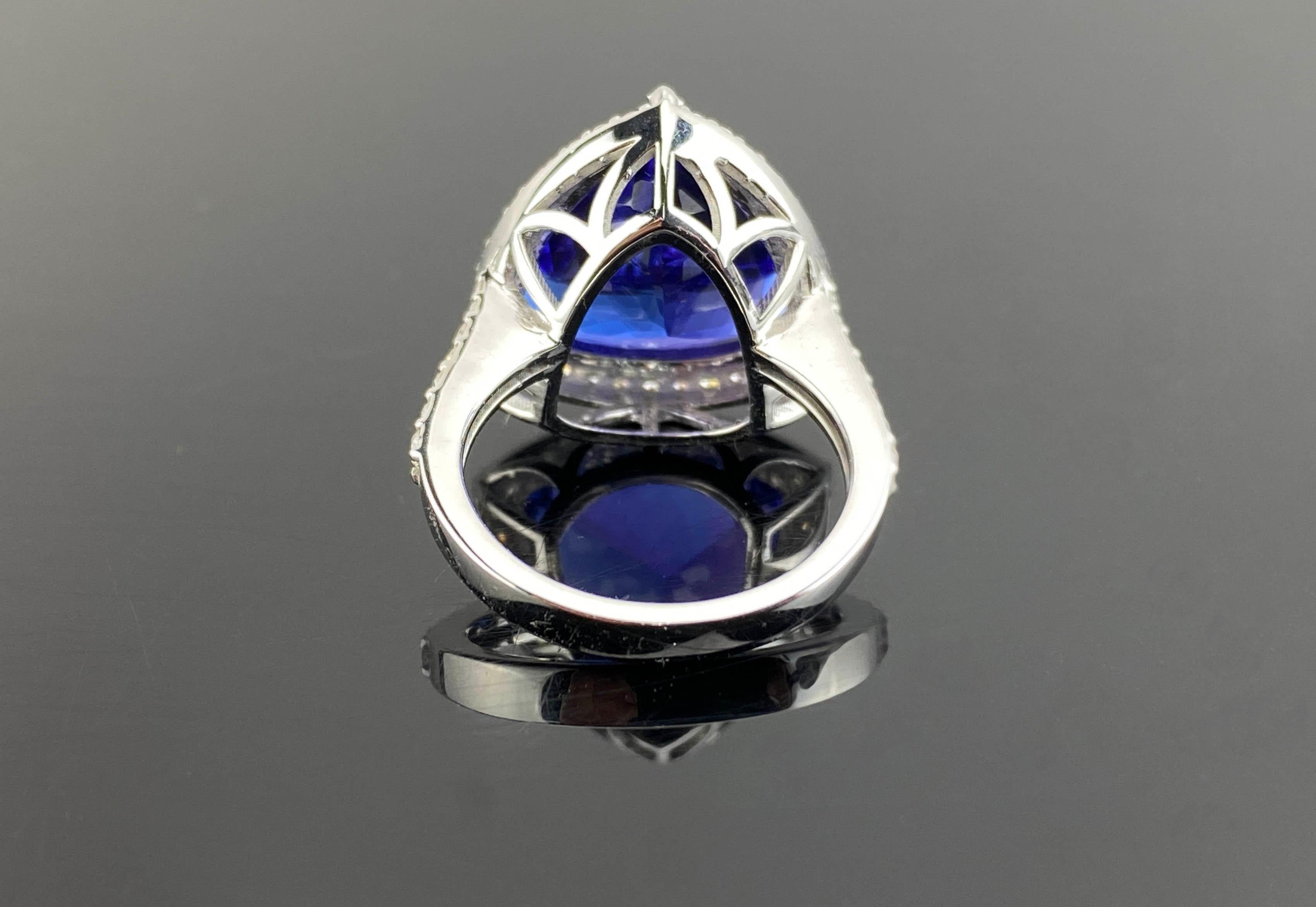 12.54 Carat Trillion Cut Tanzanite and Diamond Cocktail Ring Set in White Gold For Sale 7