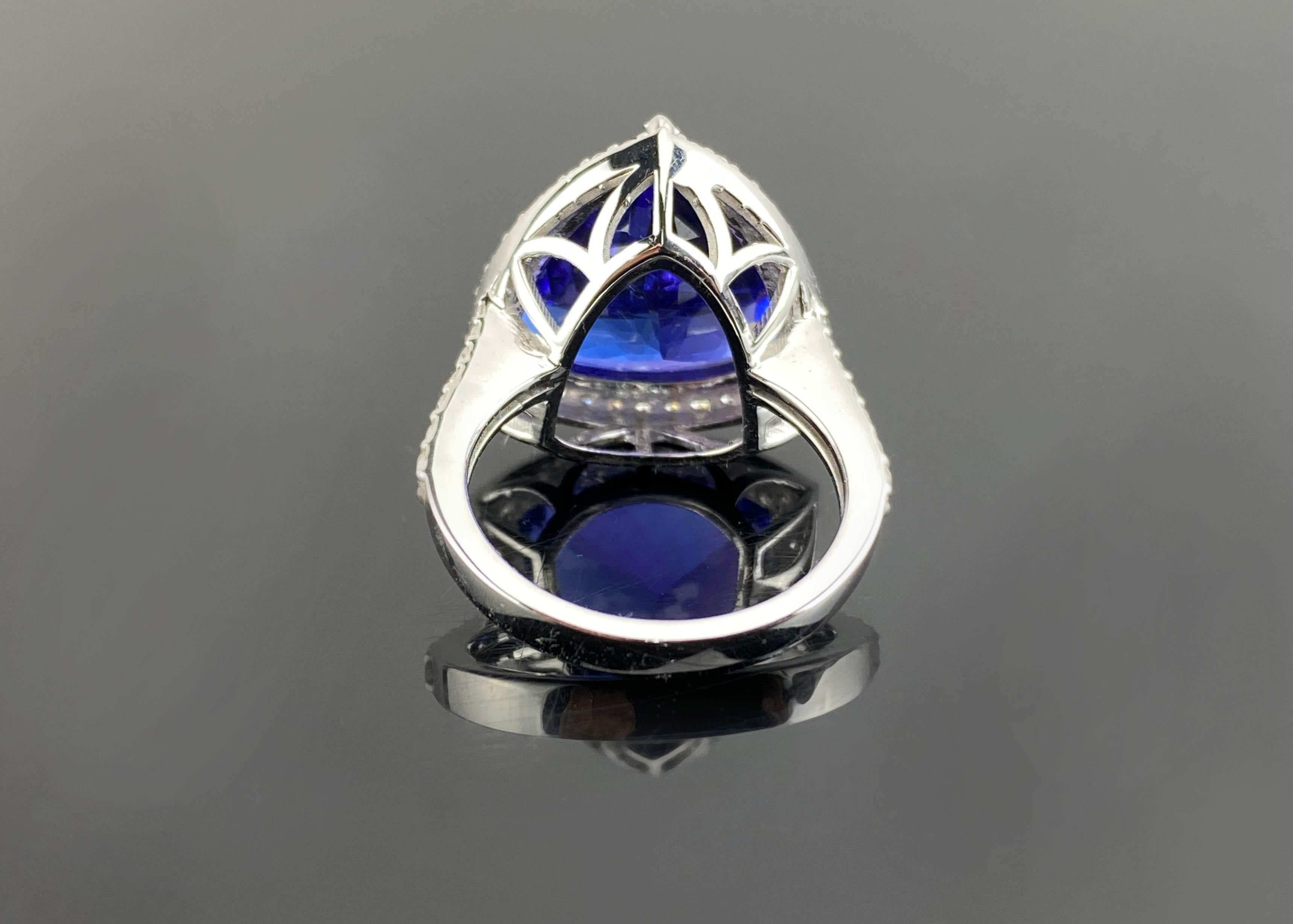 12.54 Carat Trillion Cut Tanzanite and Diamond Cocktail Ring Set in White Gold For Sale 8
