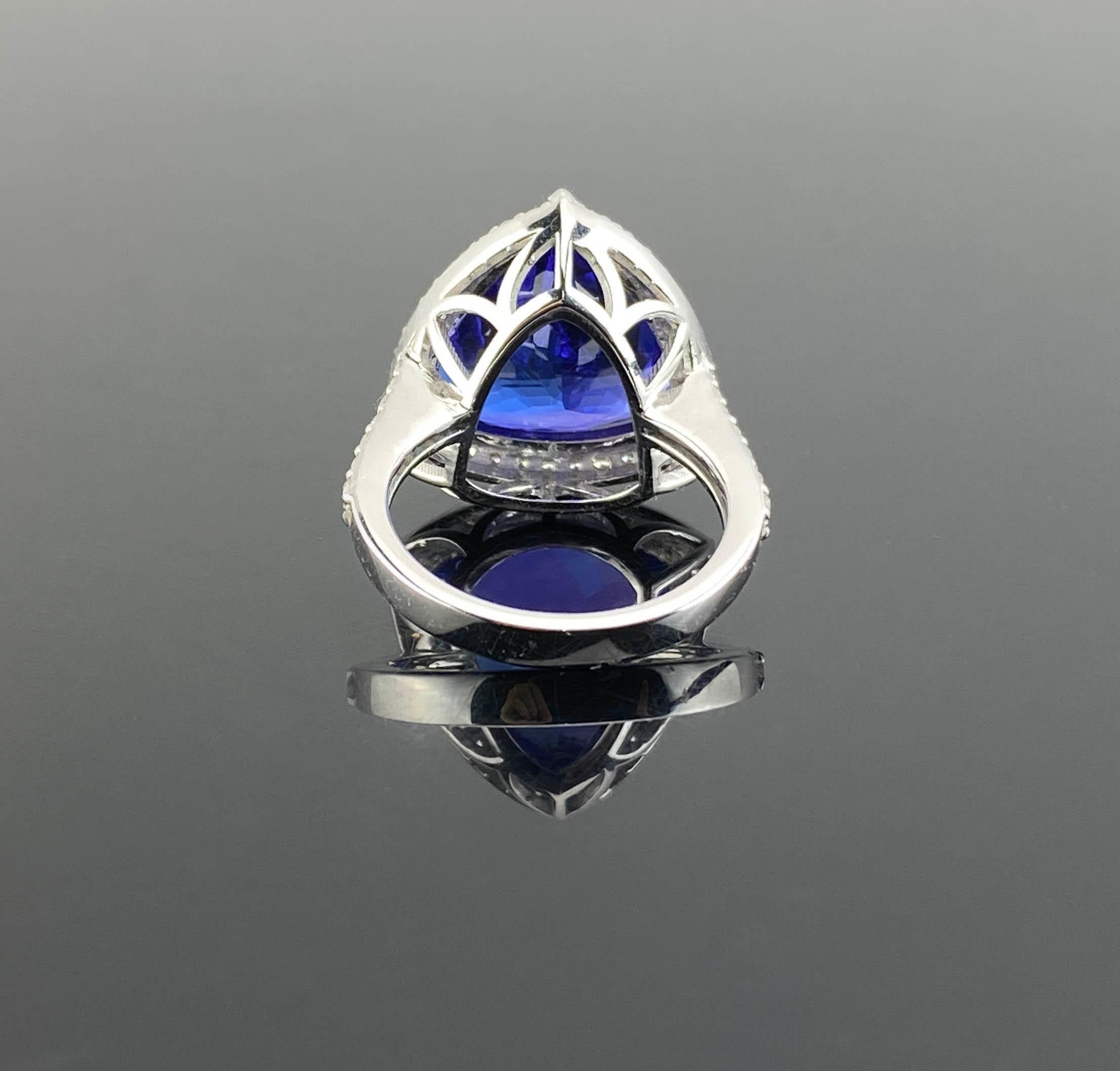 12.54 Carat Trillion Cut Tanzanite and Diamond Cocktail Ring Set in White Gold For Sale 1