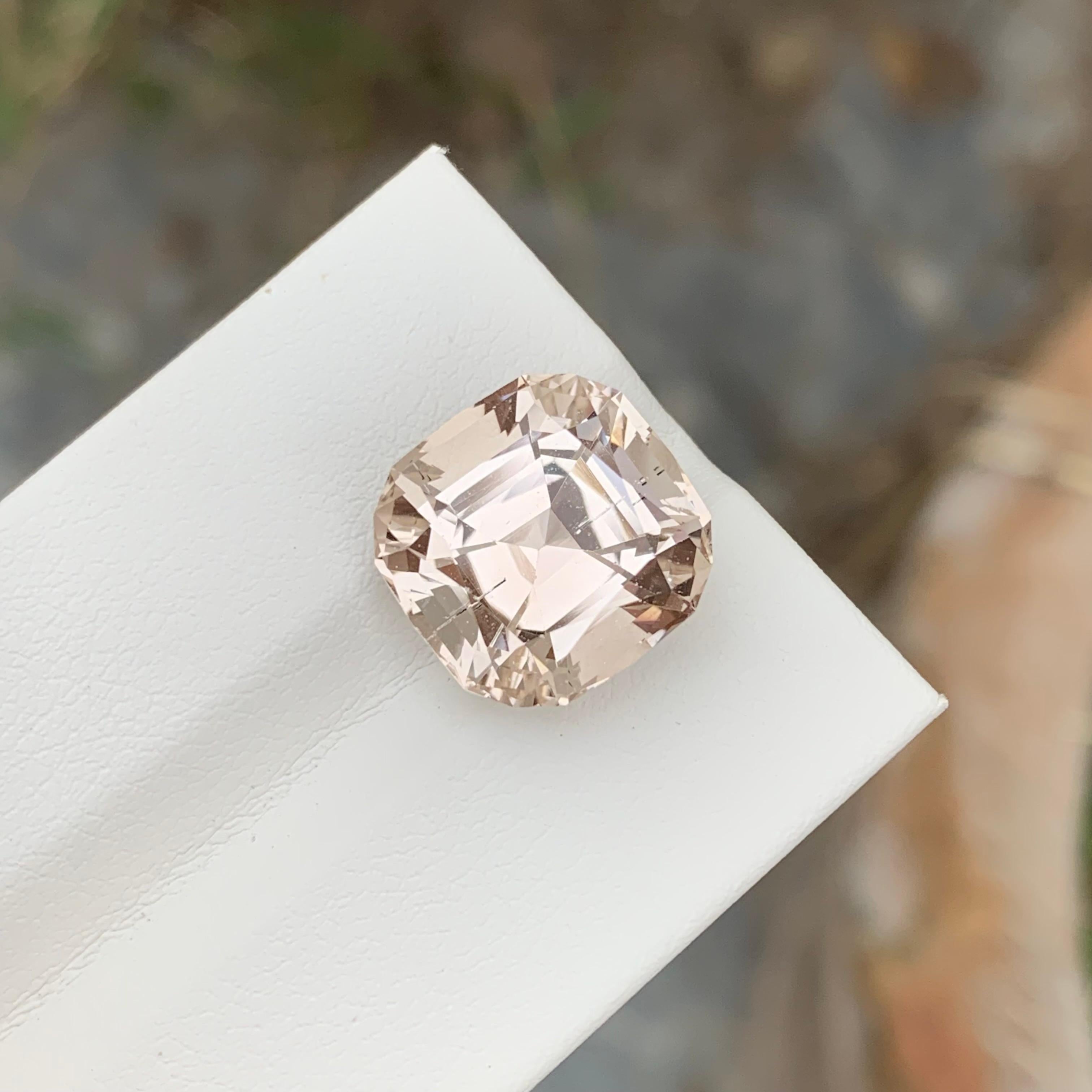 12.55 Carats Natural Loose Golden Topaz Cushion Shape Gem Necklace Jewellery In New Condition For Sale In Peshawar, PK