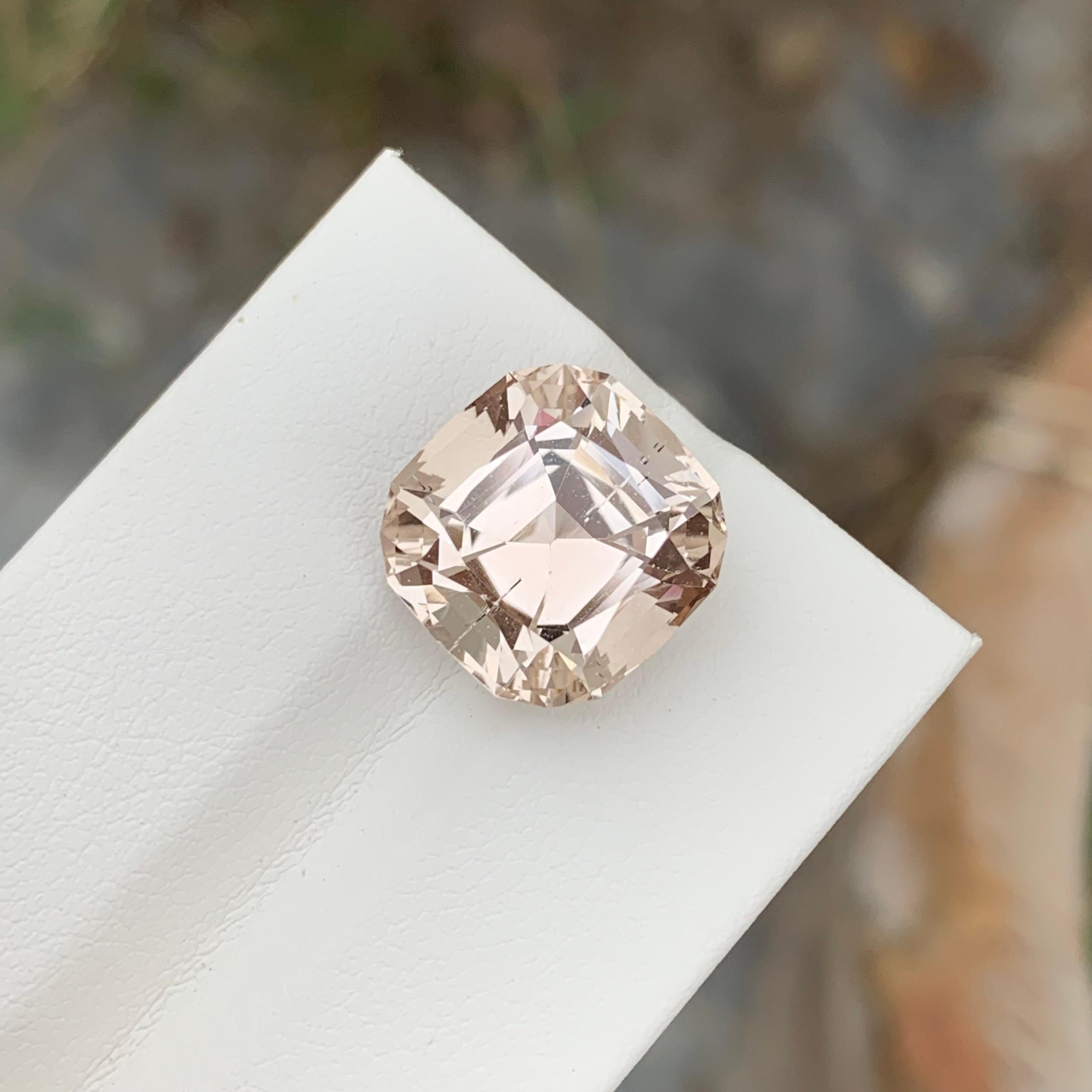 Women's or Men's 12.55 Carats Natural Loose Golden Topaz Cushion Shape Gem Necklace Jewellery For Sale