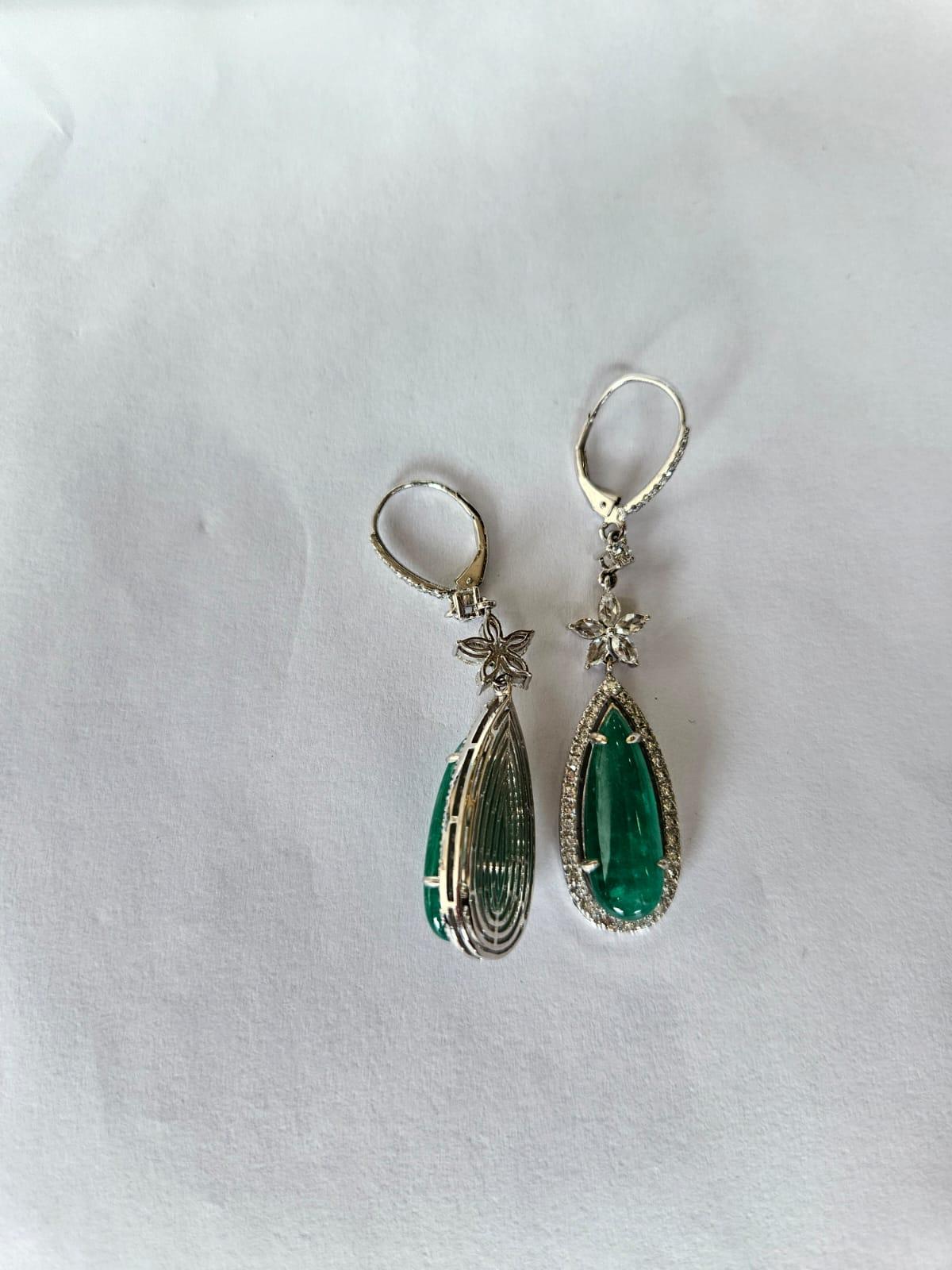 Moderne 12,57 carats,  Boucles d'oreilles chandelier en émeraudes de Zambie et diamants taillés en rose en vente