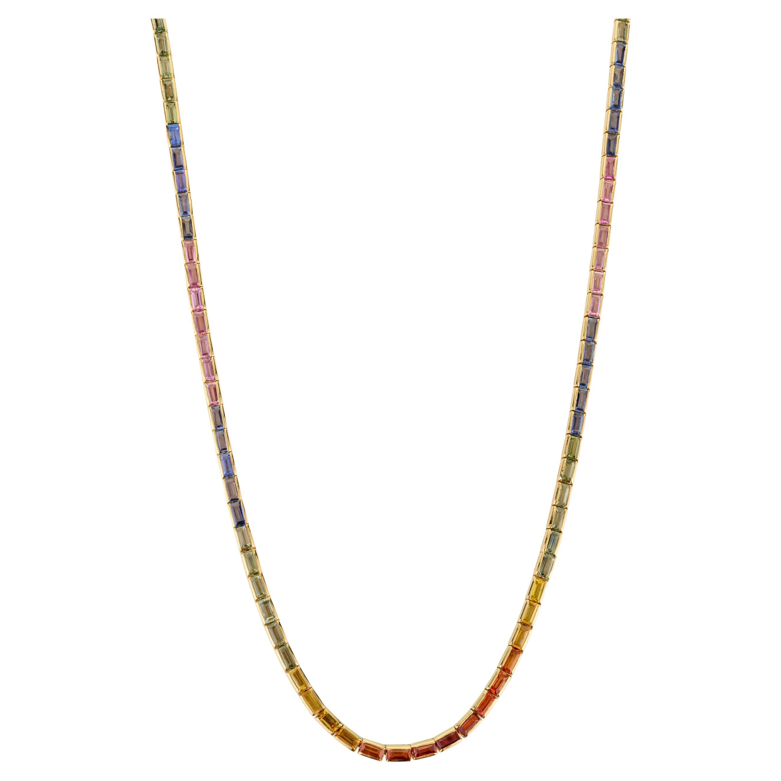 12,59 Karat Regenbogen Multi Saphir Baguette Tennis Halskette in 14k Gelbgold im Angebot