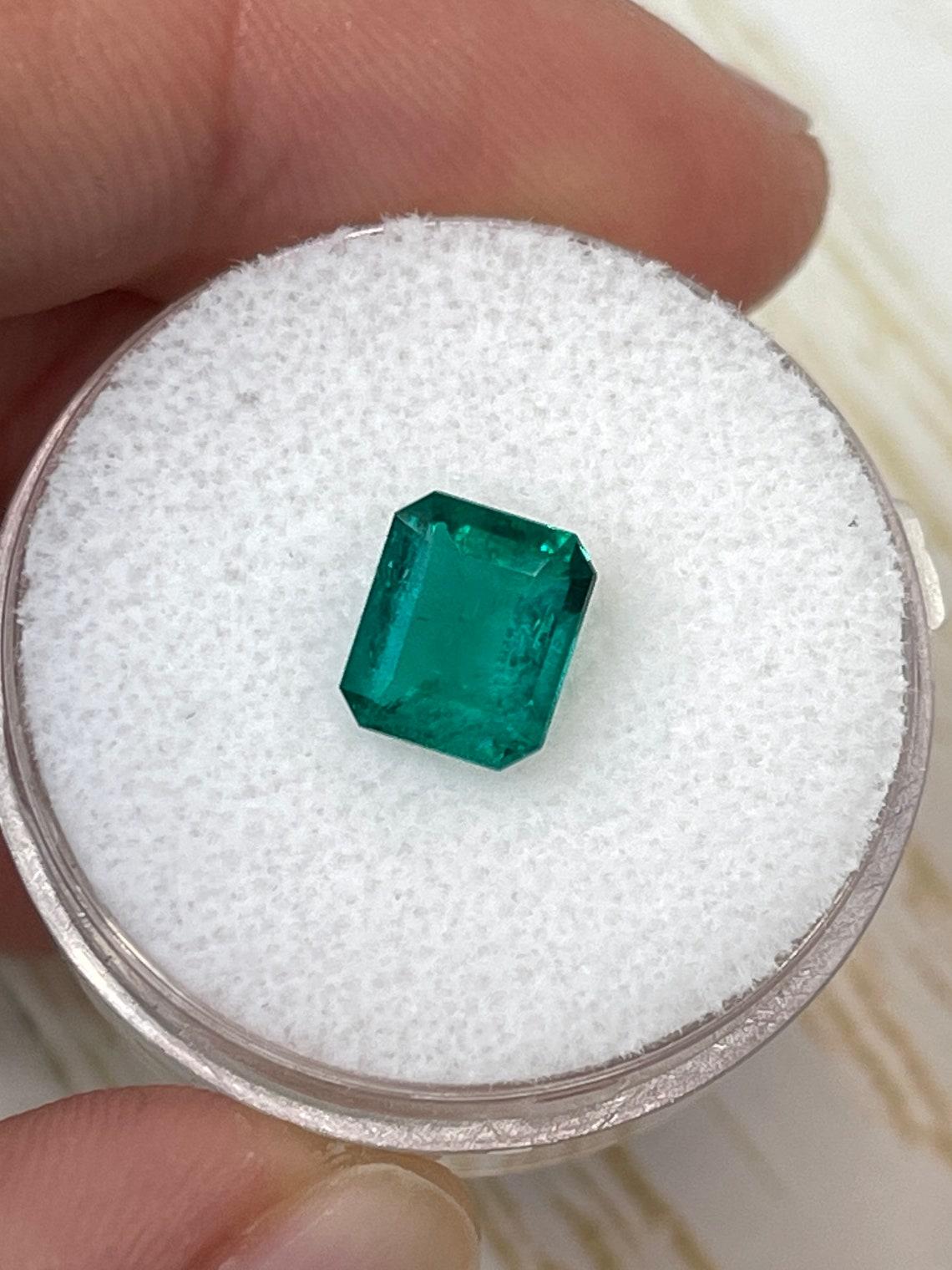 Moderne 1.25ct AAA+ Muzo Green Emerald Cut Colombian Gem 7.5x6.5 Genuine Earth Mined en vente