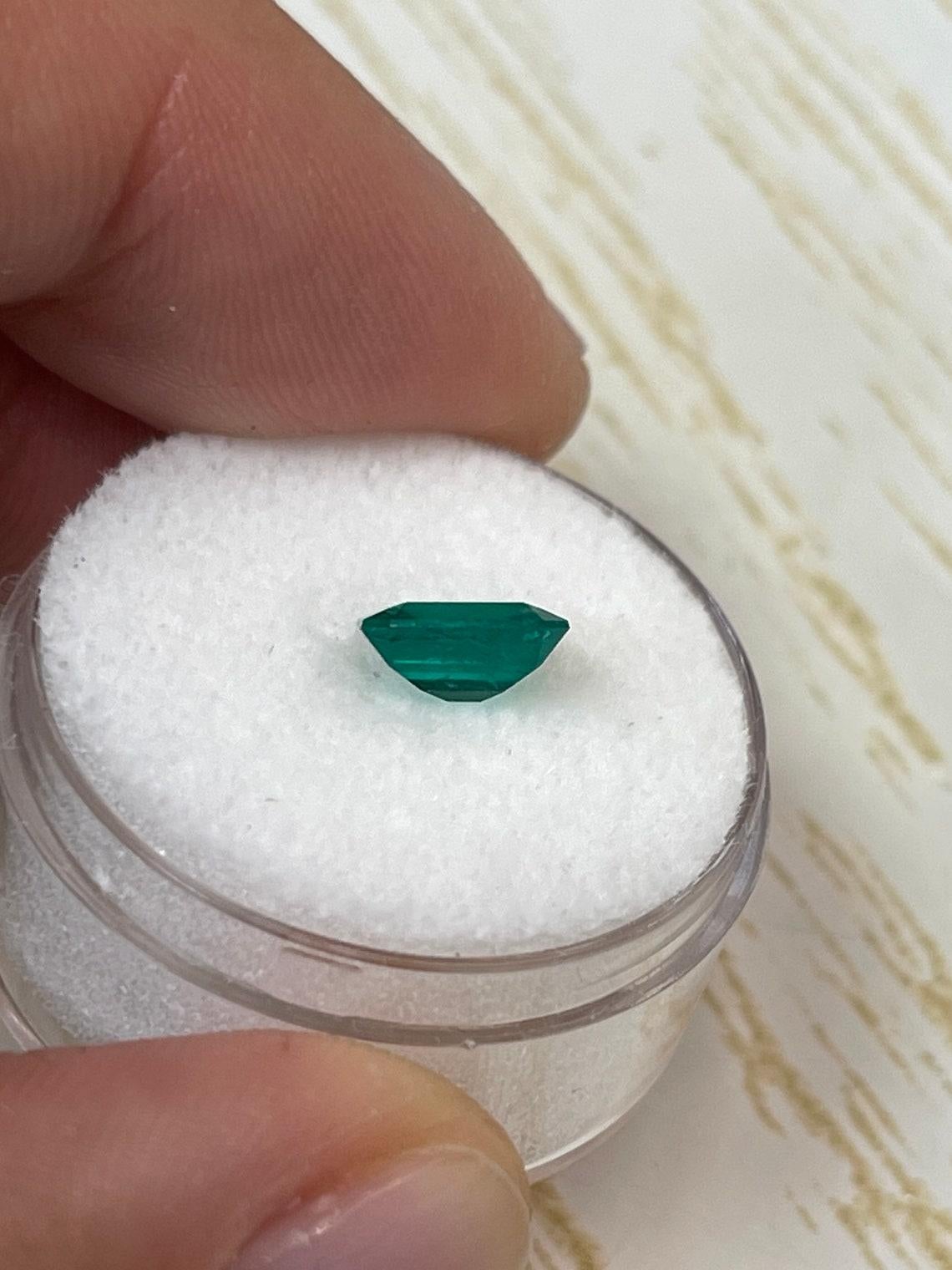 1.25ct AAA+ Muzo Green Emerald Cut Colombian Gem 7.5x6.5 Genuine Earth Mined Unisexe en vente