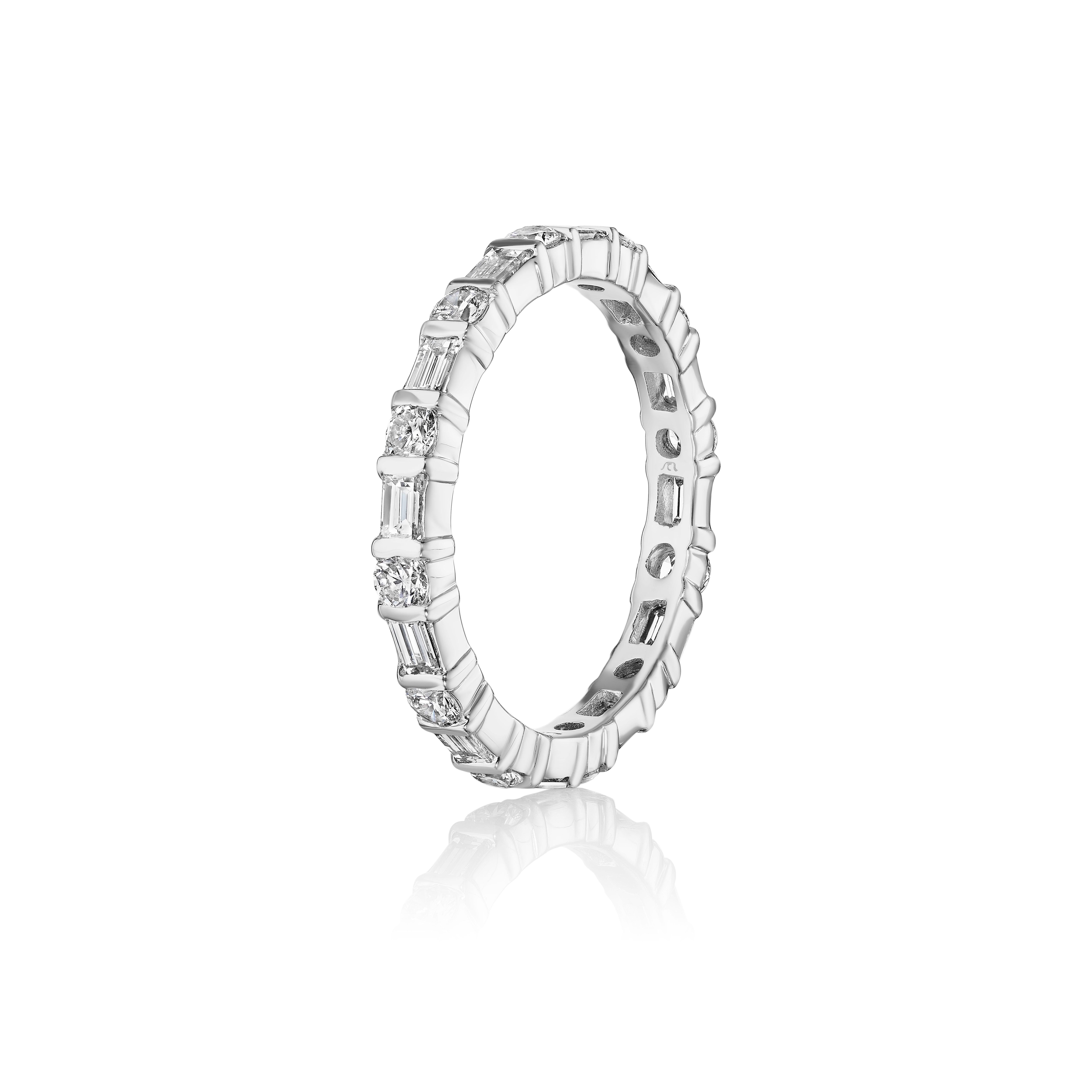 Baguette Cut 1.25ct Baguette & Round Diamond Bar Set Eternity Band in 18KT Gold For Sale
