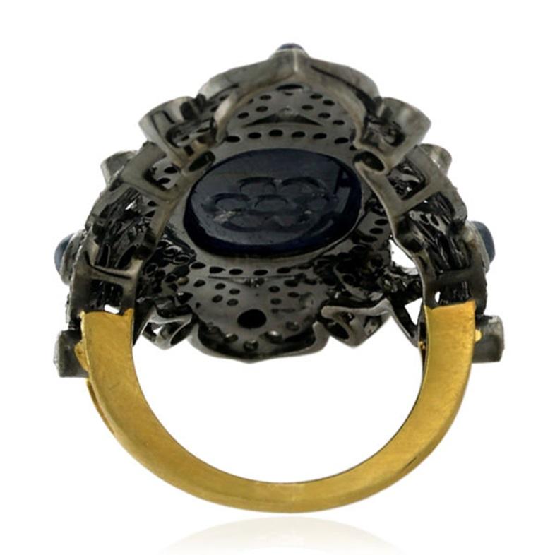 12,5 Karat Blauer Saphir Cocktail-Ring mit Pavé-Diamant aus 18 Karat Gold & Silber (Kunsthandwerker*in) im Angebot