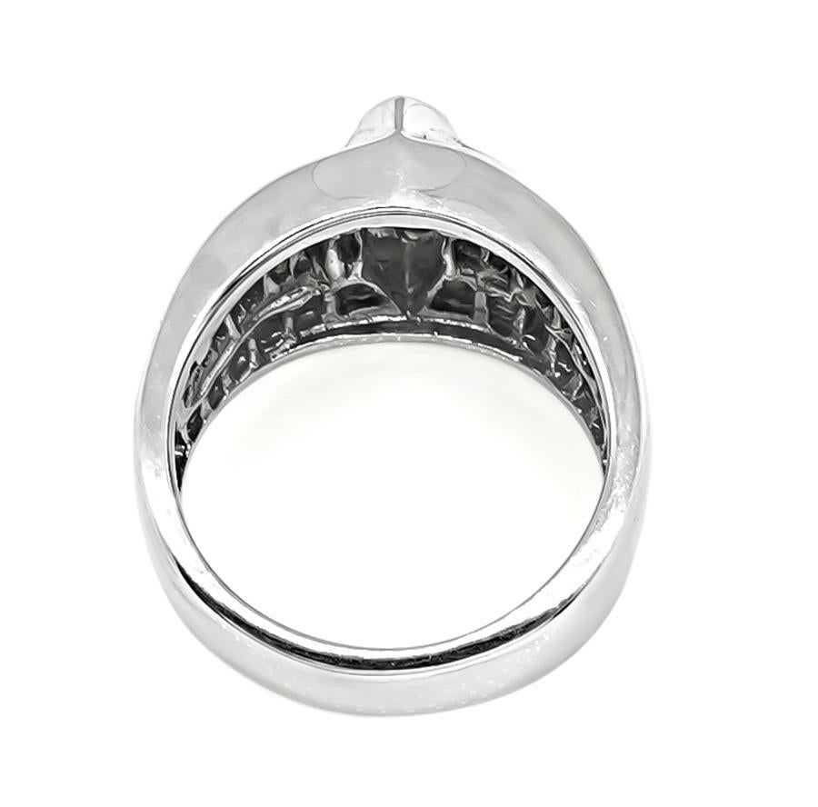 Anello d'oro con diamante centrale da 1,25 carati e diamante da 2,00 carati In condizioni buone in vendita a New York, NY