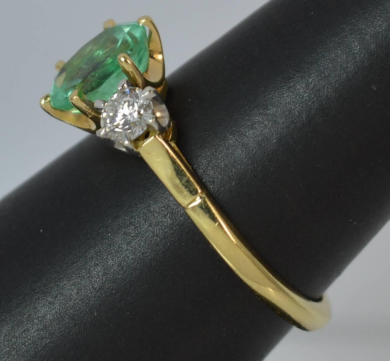 1.25 Carat Columbian Emerald and VS Diamond 18 Carat Gold Trilogy Ring 4