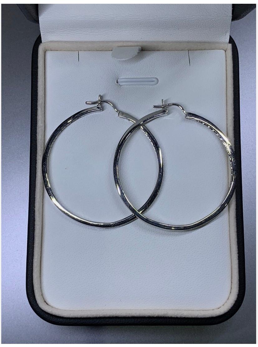 1.25ct Diamond chunky hoop huggies earrings in 18ct white gold For Sale 1