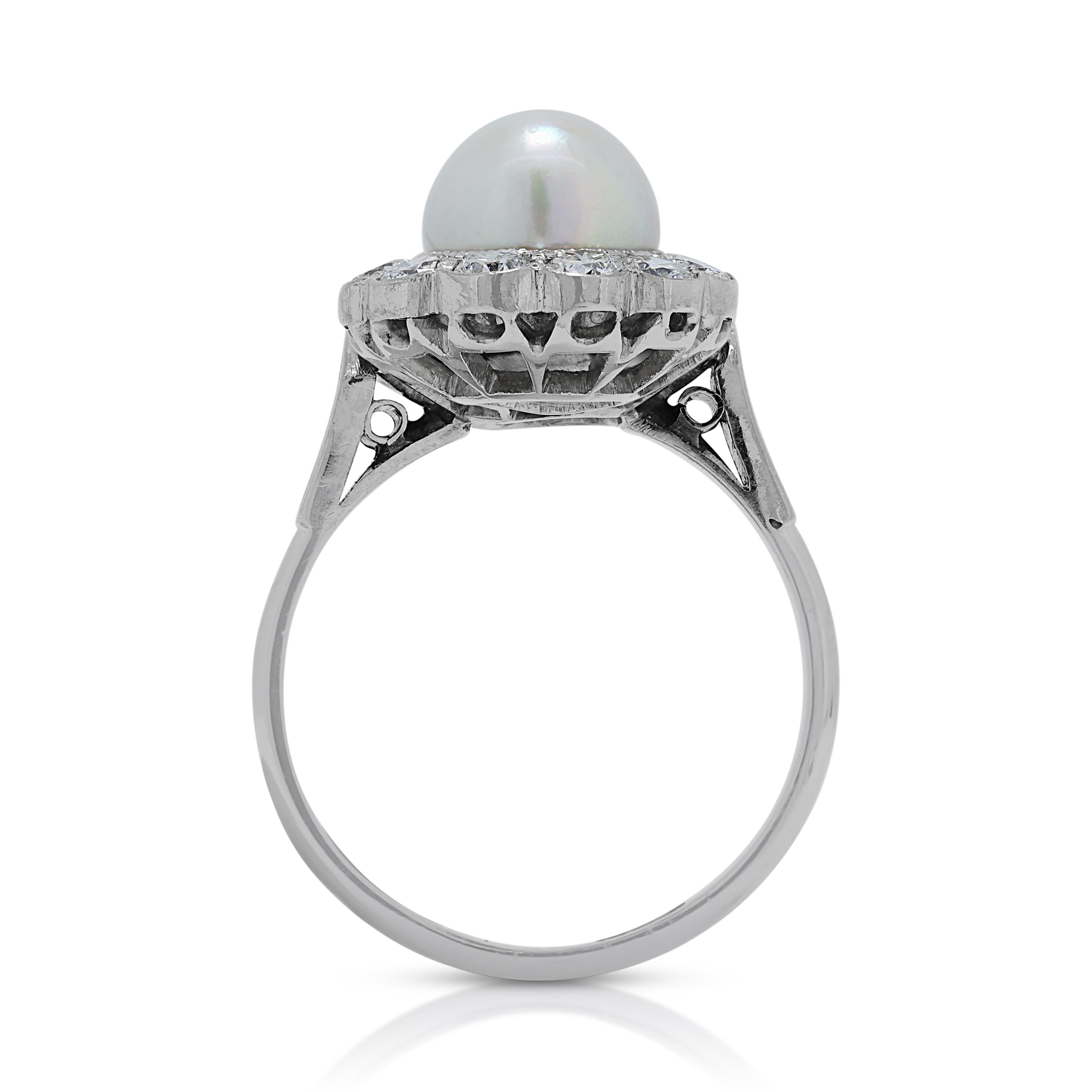 1.25ct Diamonds Ring with Pearls Set in Platinum For Sale 1