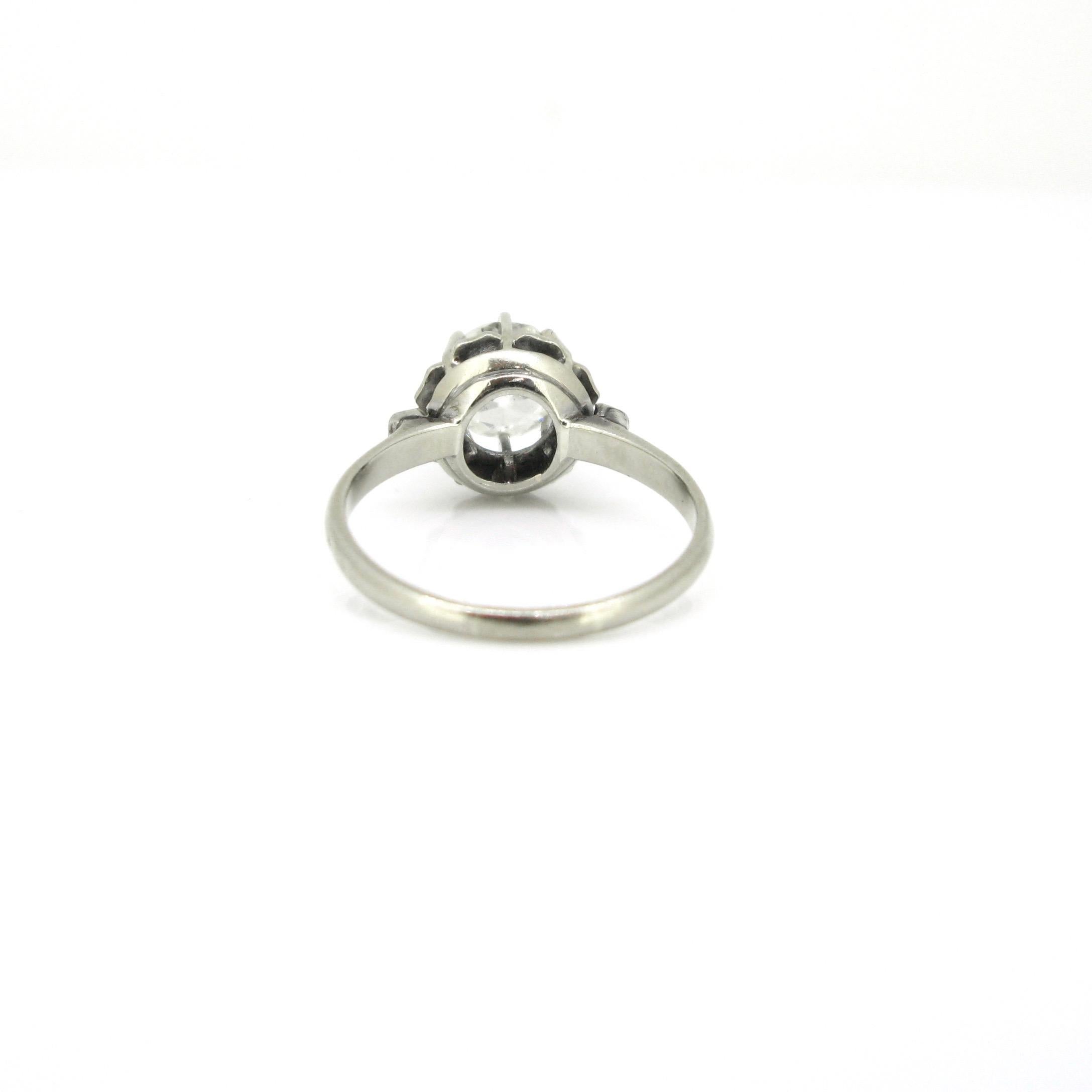 1.25 Carat Old European Cut Diamond Solitaire Art Deco Platinum Ring In Good Condition For Sale In London, GB