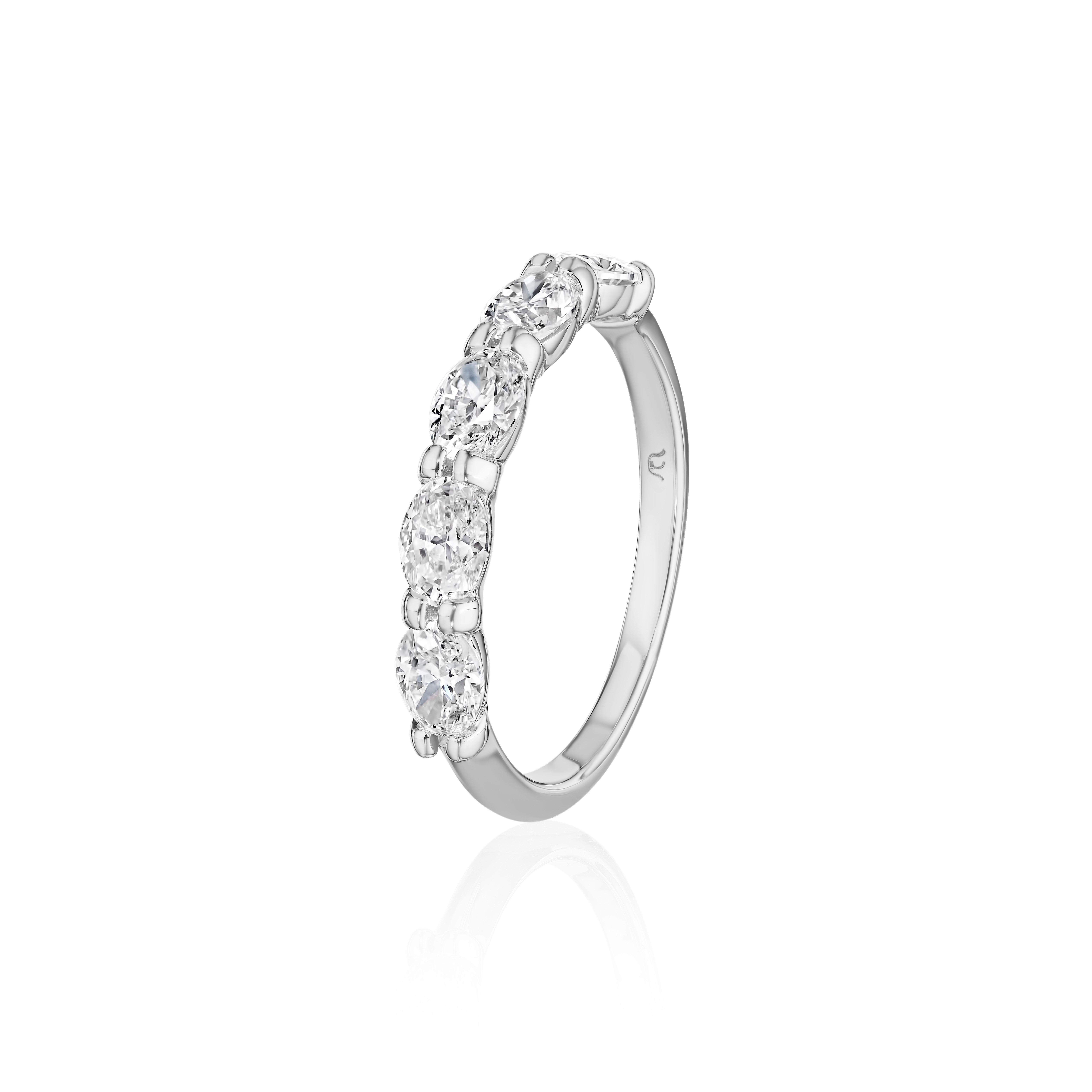 Oval Cut 1.25ct Oval Diamond 5 Stone Band in 18KT Gold For Sale