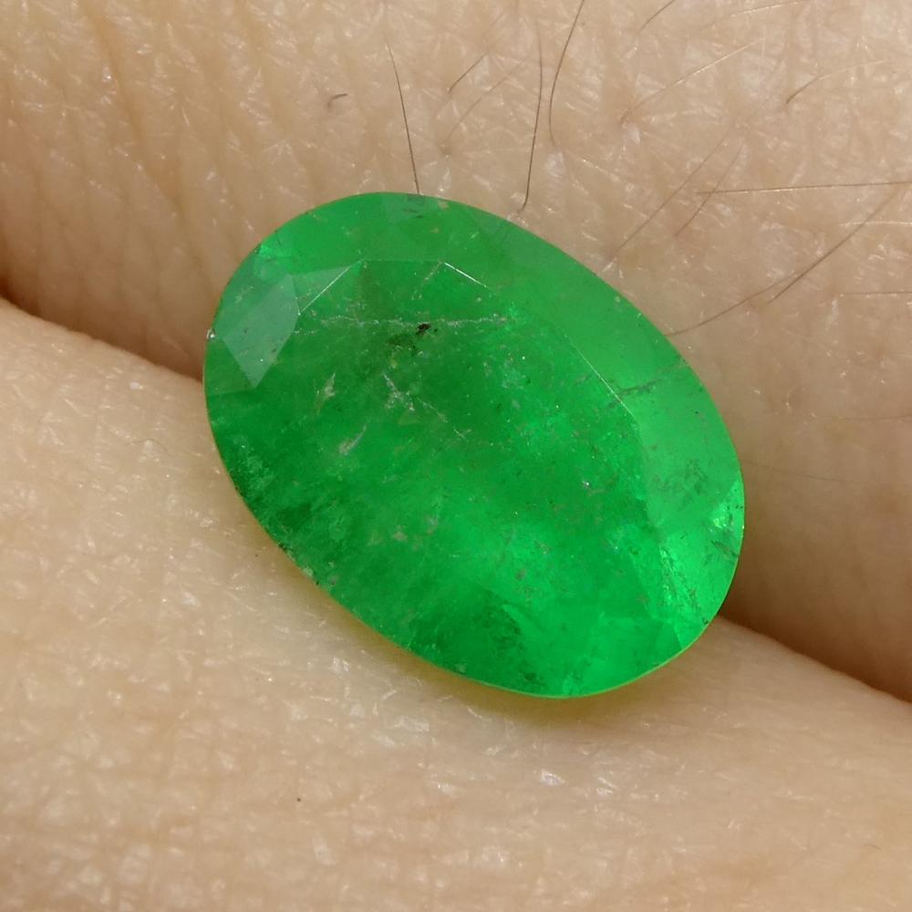Description:

Gem Type: Emerald 
Number of Stones: 1
Weight: 1.25 cts
Measurements: 8.52x6.10x4.39mm
Shape: Oval
Cutting Style Crown: Brilliant Cut
Cutting Style Pavilion: Modified Brilliant Cut 
Transparency: Transparent
Clarity: Moderately