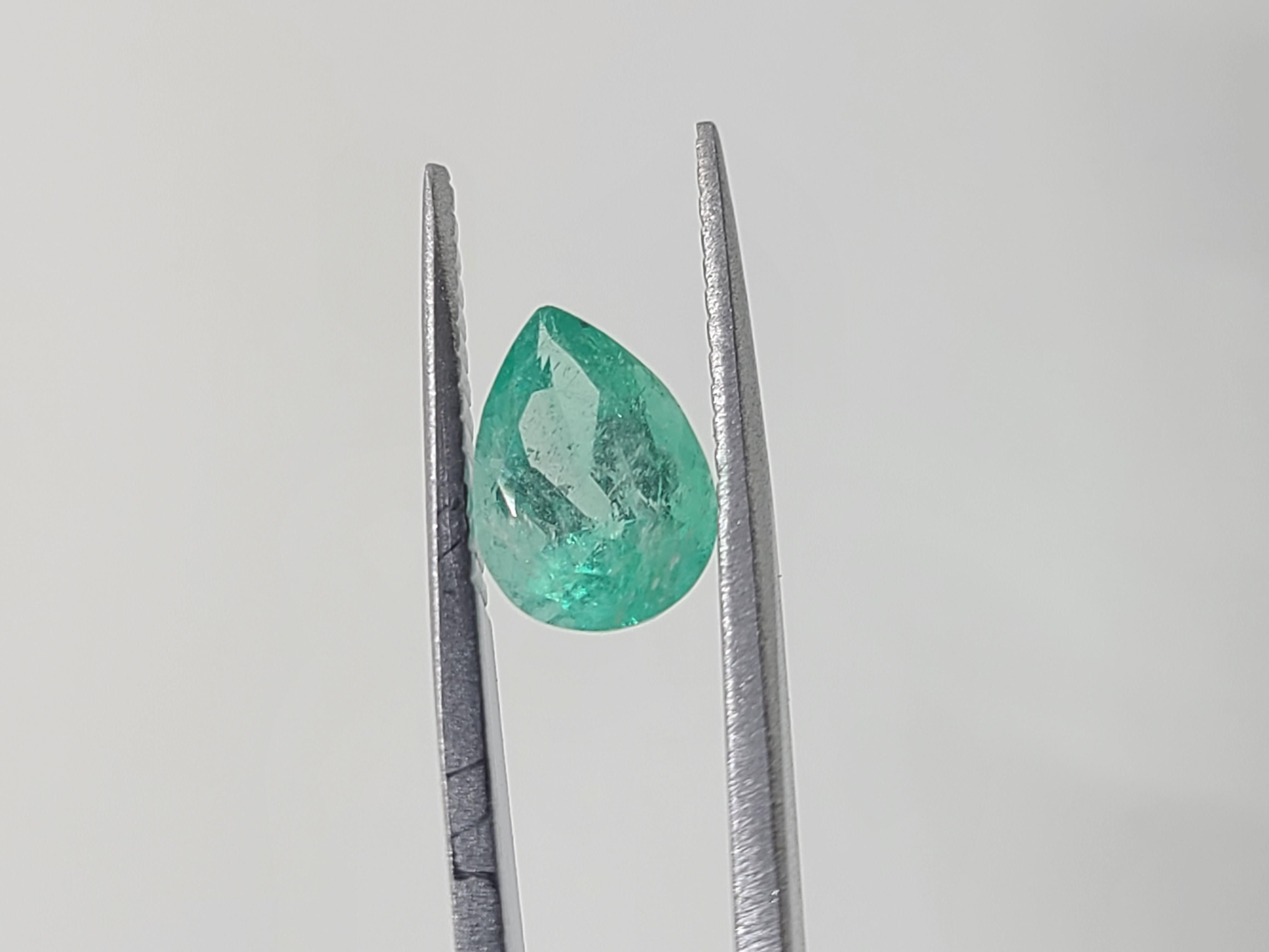 1.25 Carat Pear Shaped Columbian Emerald In Excellent Condition For Sale In Endwell, NY