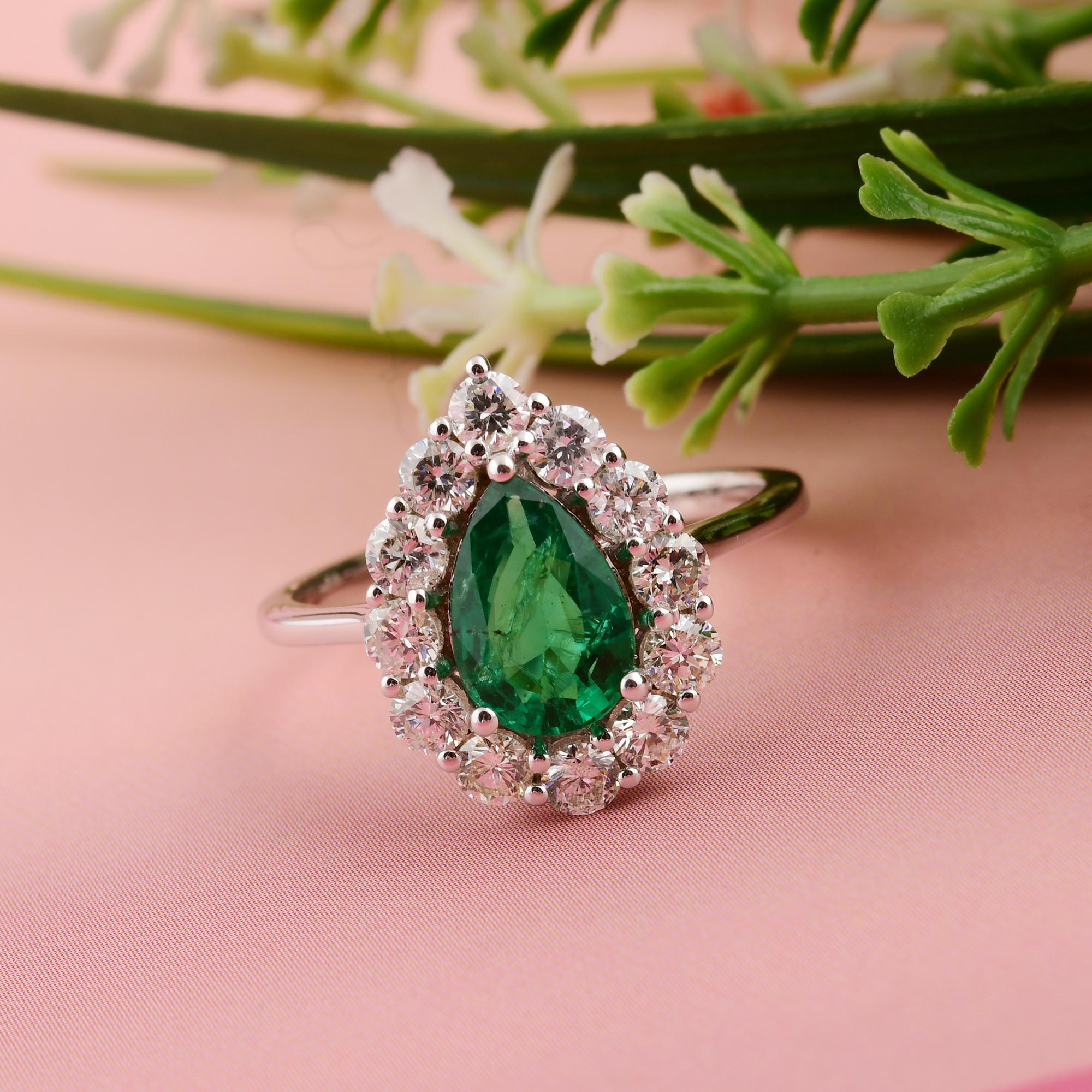 En vente :  1.25ct Zambian Emerald Birthstone Pear Ring SI/H Diamond Halo 18k White Gold 6