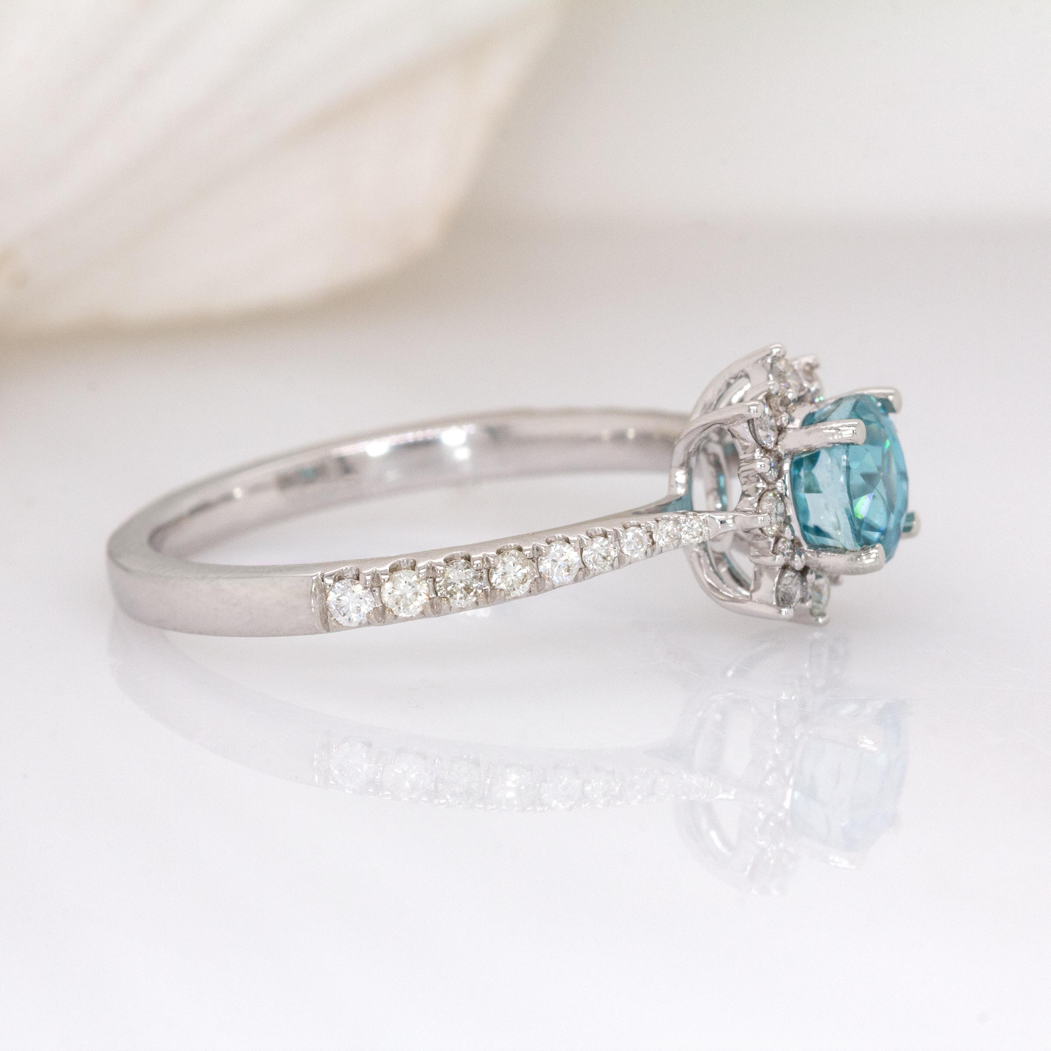 1,25cts Blauer Zirkon Ring W Natürliche Diamant Akzente : 14k Massiv Weißgold  5mm im Zustand „Neu“ im Angebot in Columbus, OH