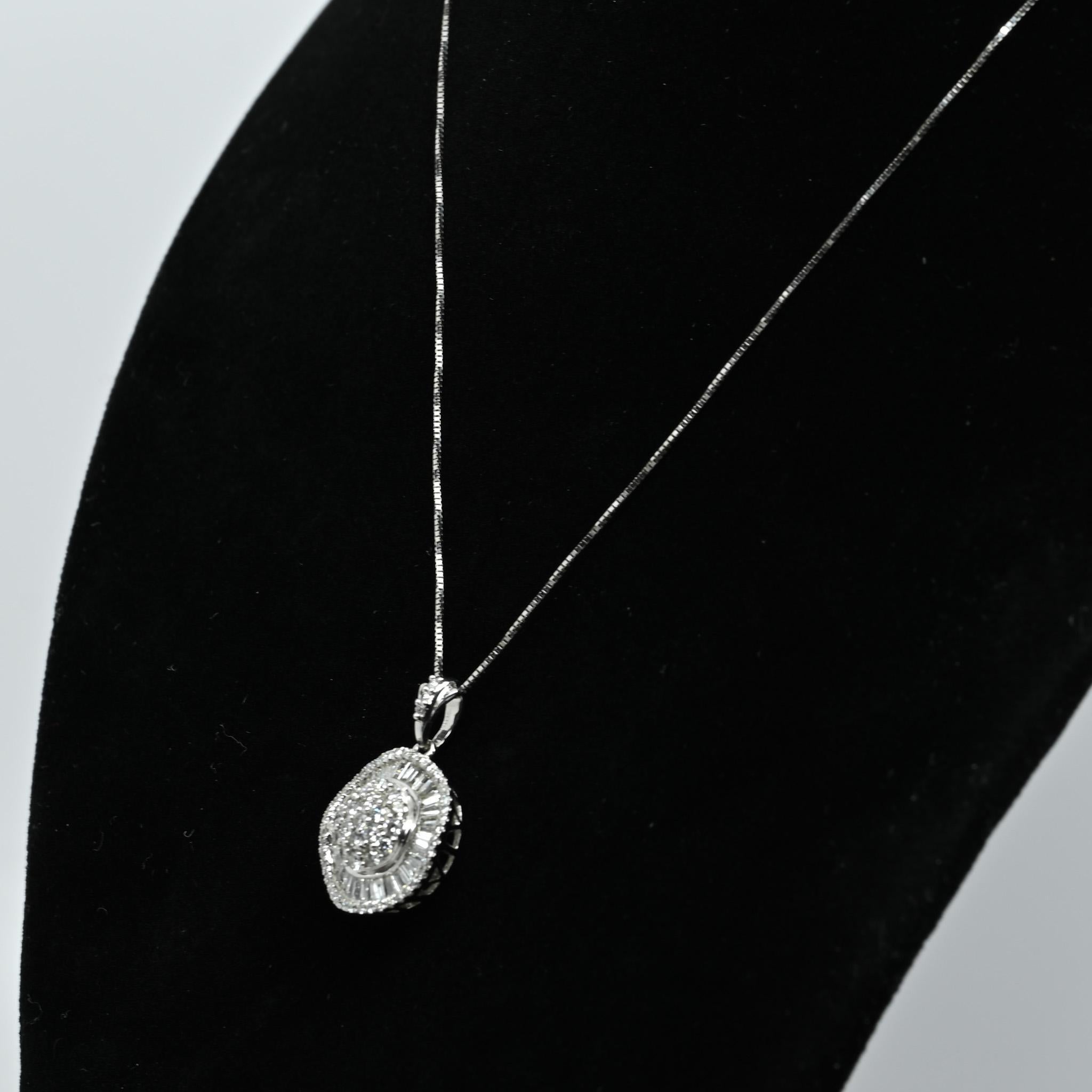 1,25cttw Diamant Cluster Ballerina Halo Anhänger 14k Weißgold Halskette (Baguetteschliff)