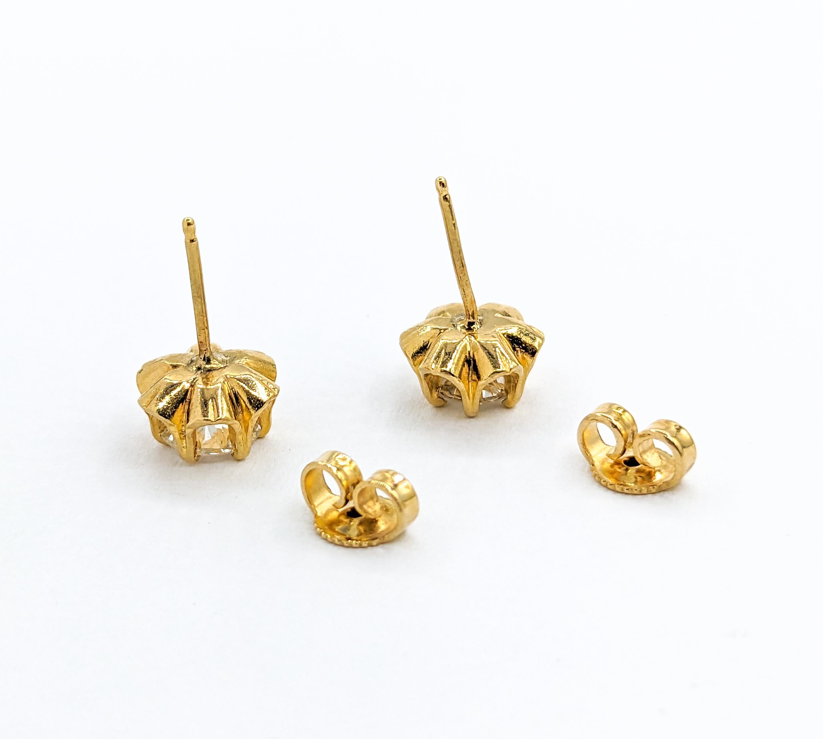 Women's 1.25ctw Diamond Buttercup Stud Earrings In Yellow Gold For Sale
