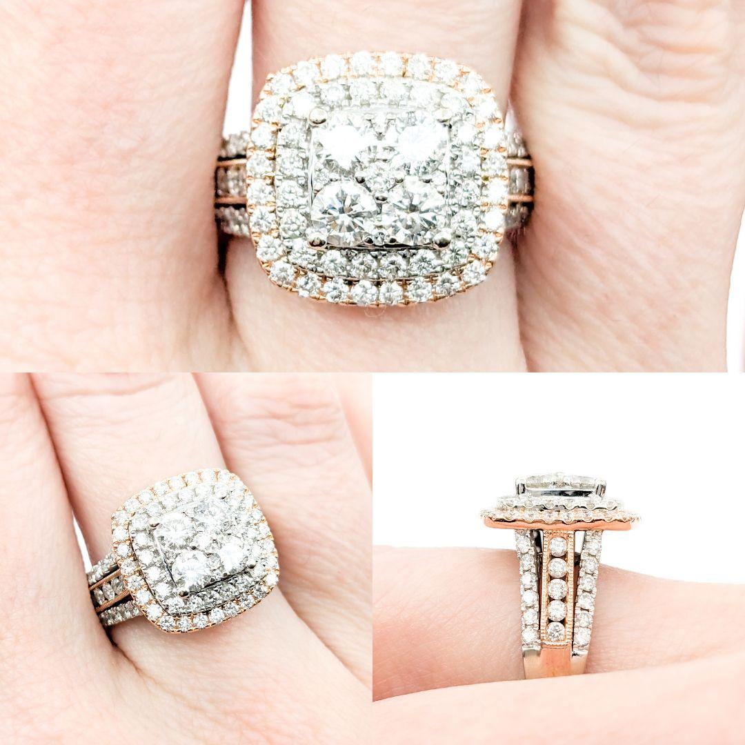 1.25 Karat Diamant-Verlobungsring aus zweifarbigem Gold mit Diamanten

Wir präsentieren diesen wunderschönen Diamant-Verlobungsring aus zweifarbigem 14-Karat-Gold. Der Ring besteht aus 1,25 ct Diamanten, die in einer atemberaubenden Kombination aus